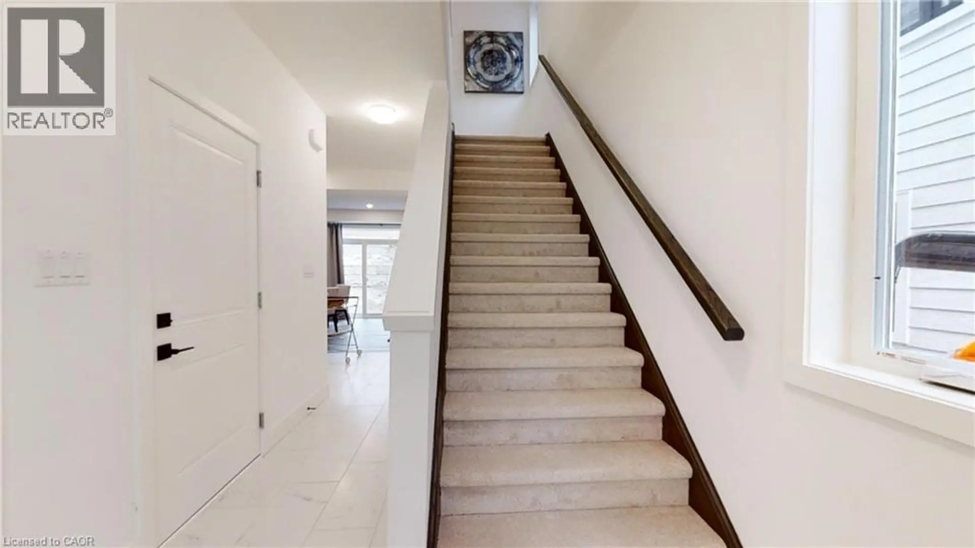42 JULIE Court - Image 2