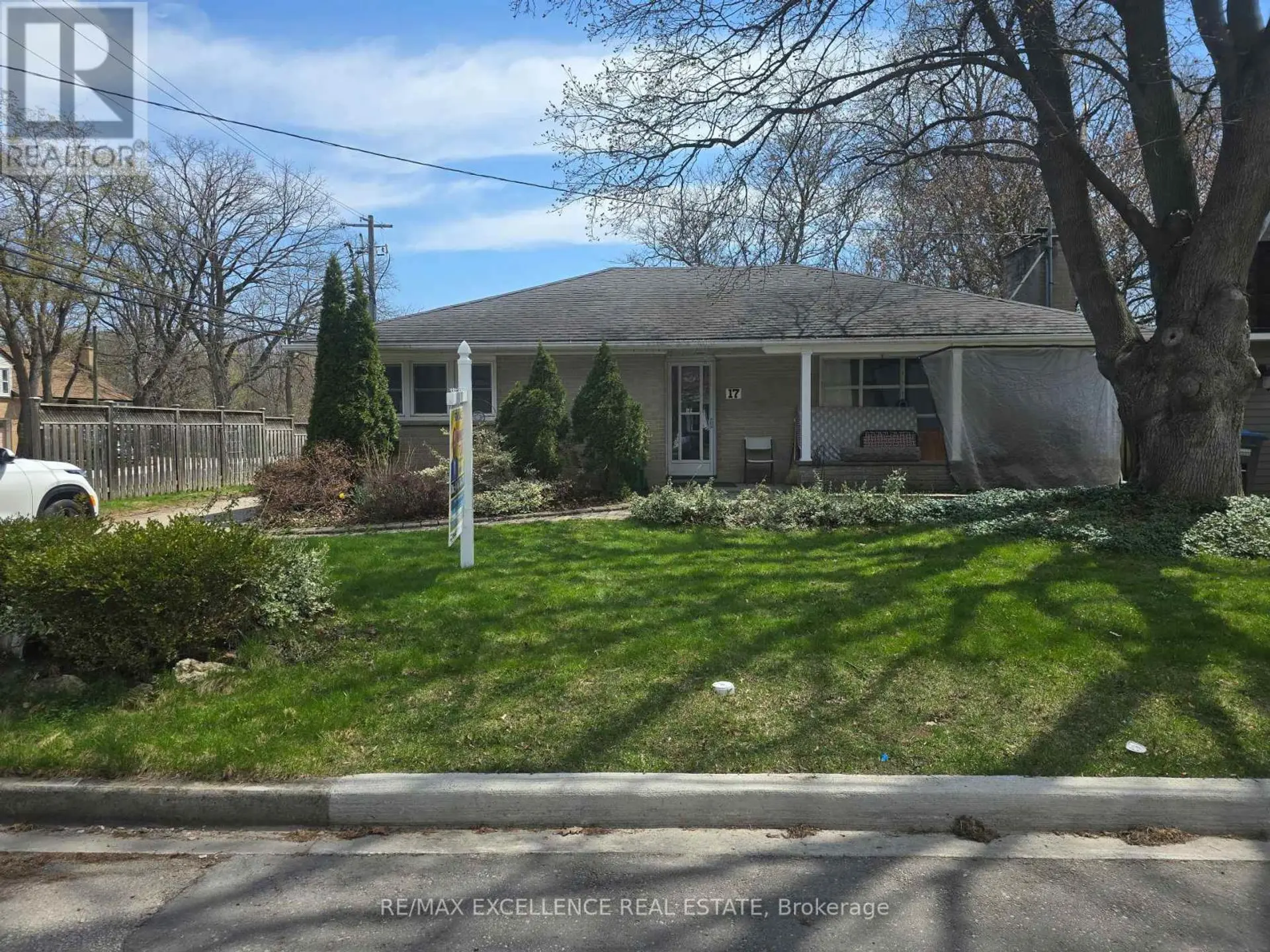17 ARMSTRONG STREET - Image 2