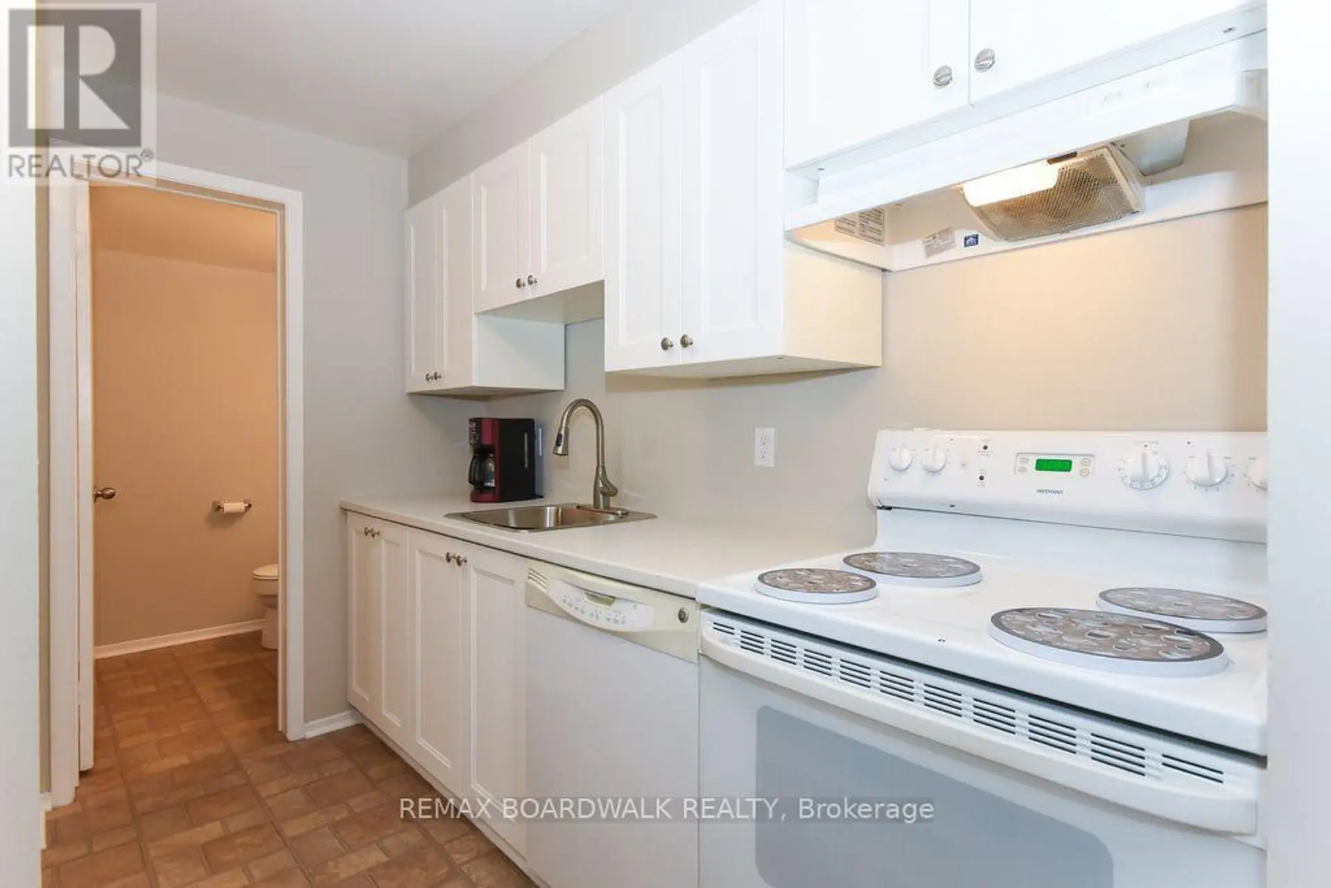 #87A 758 ST. ANDRE DRIVE - Image 10