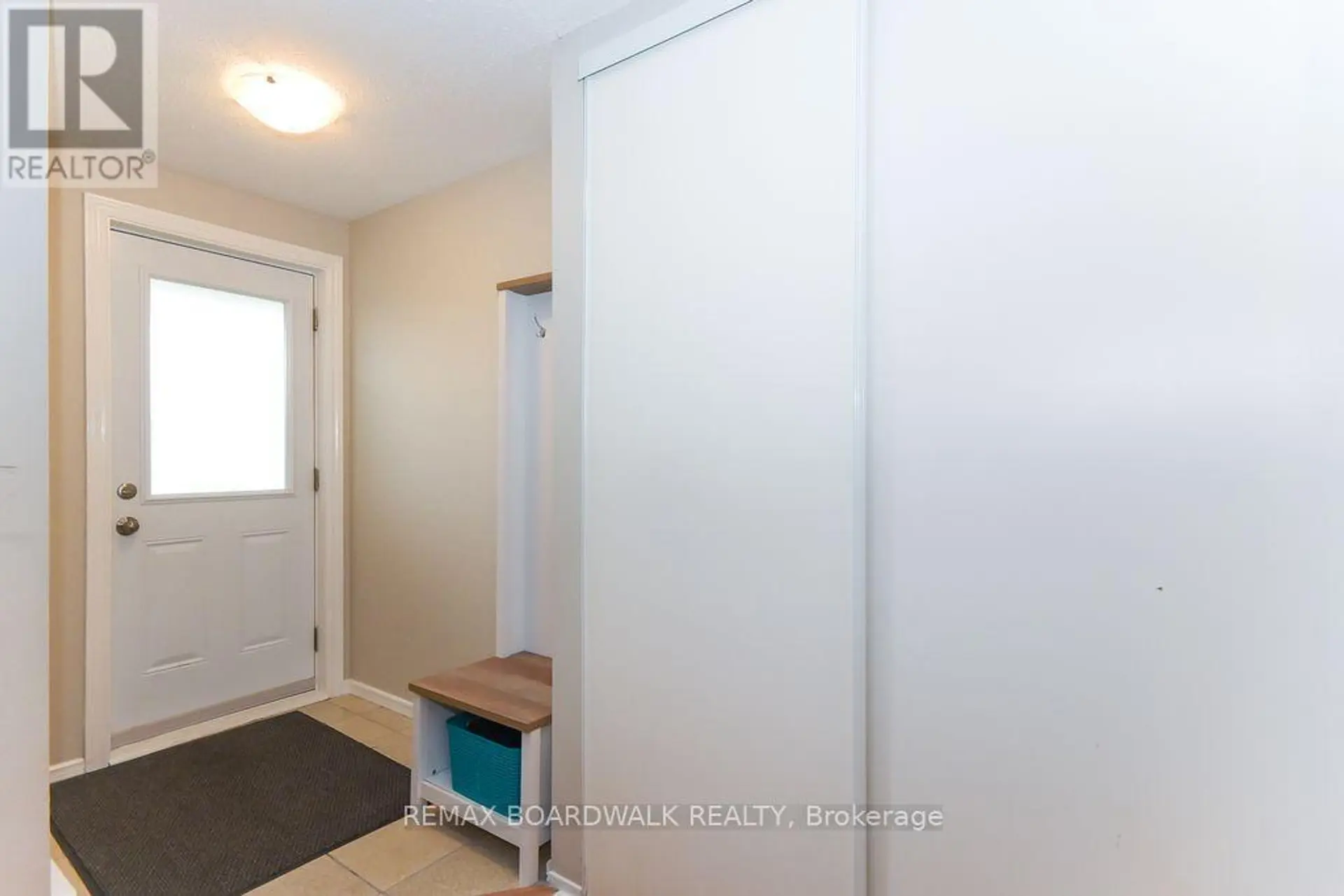 #87A 758 ST. ANDRE DRIVE - Image 2