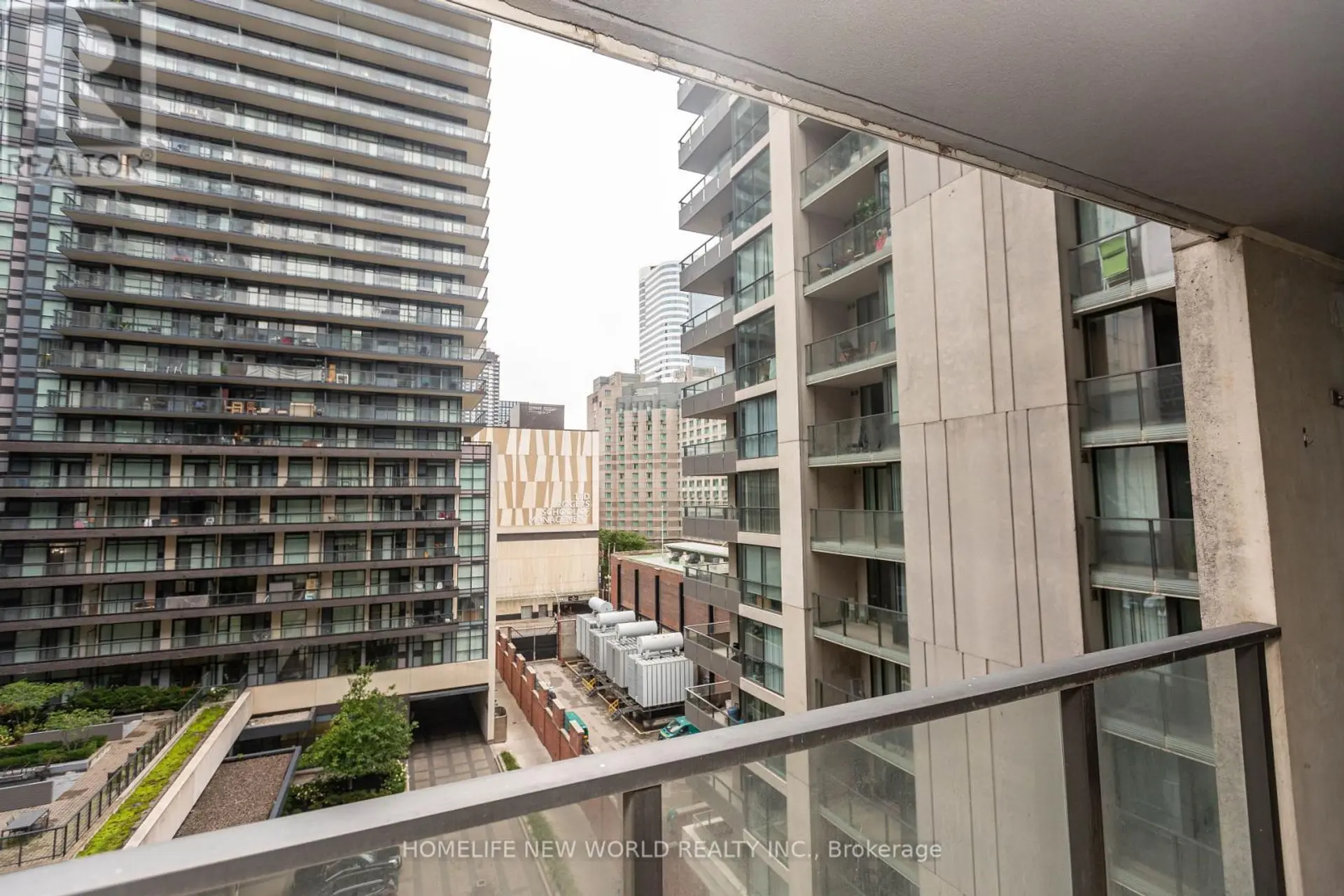 #951 111 ELIZABETH STREET - Image 11