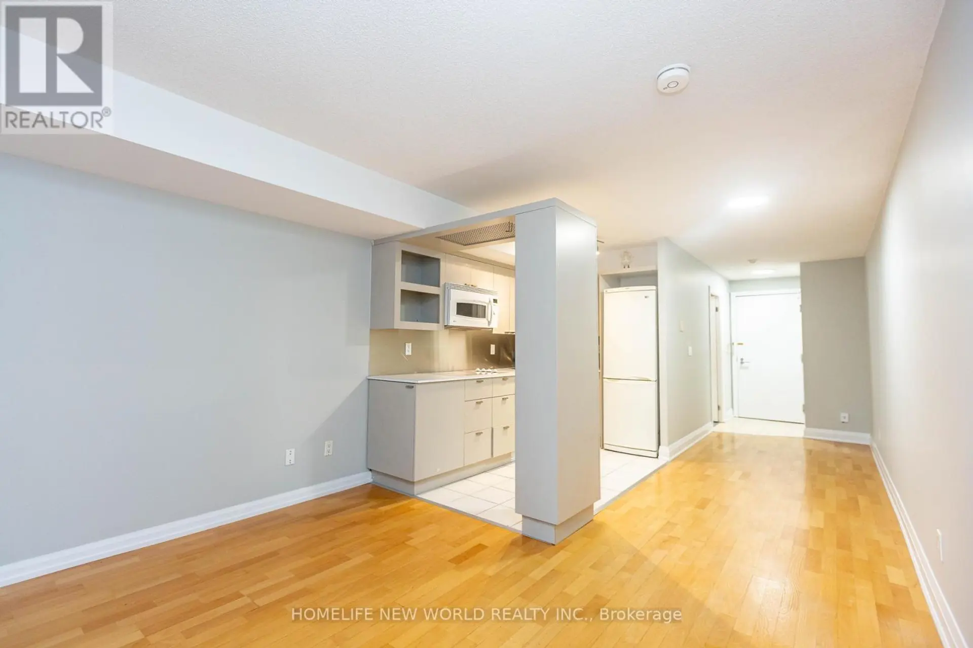 #951 111 ELIZABETH STREET - Image 3