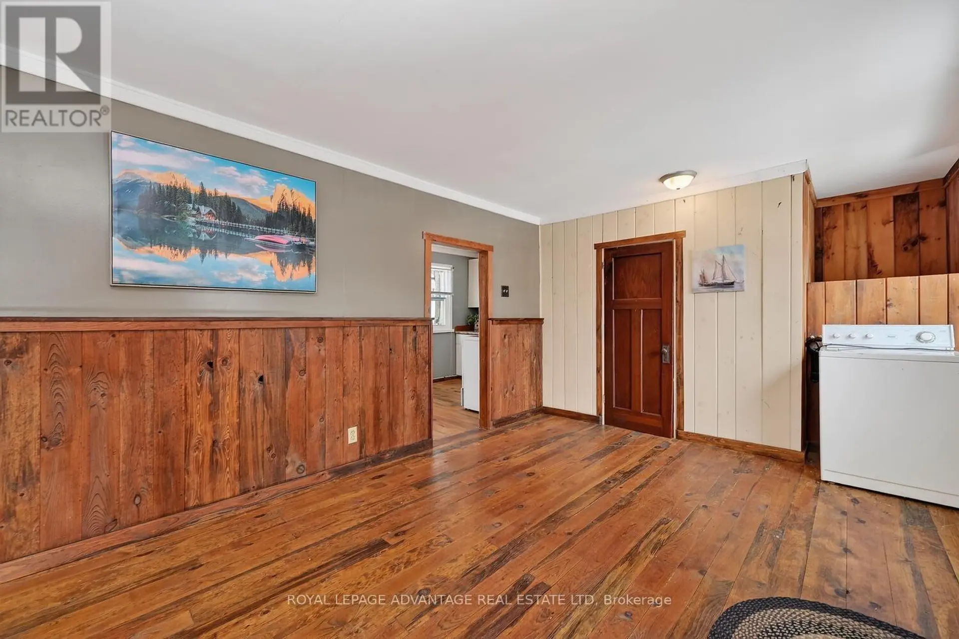 236 HALL'S LANE - Image 12