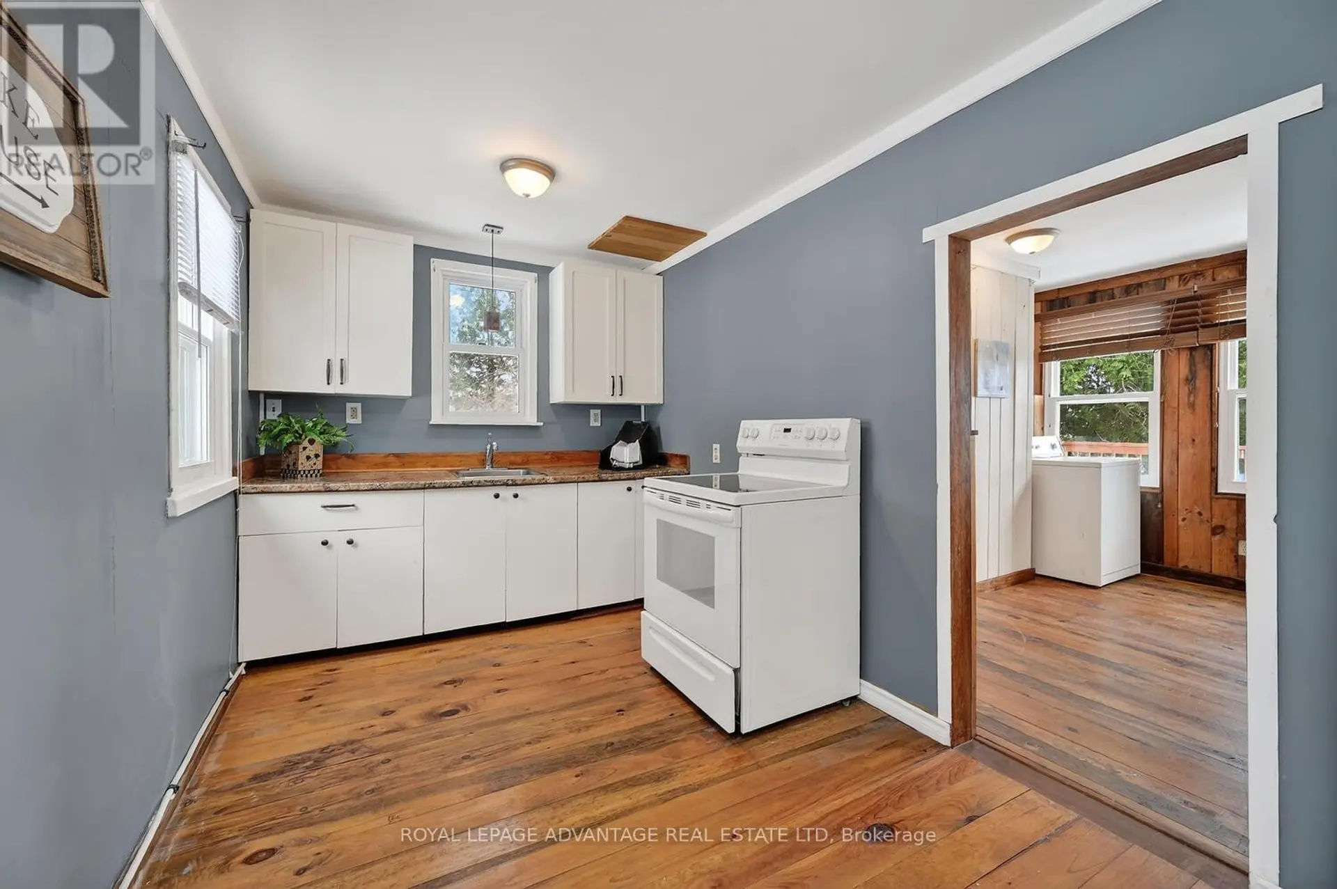 236 HALL'S LANE - Image 8