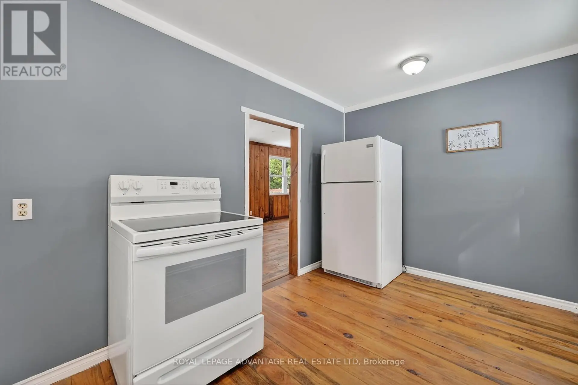 236 HALL'S LANE - Image 9