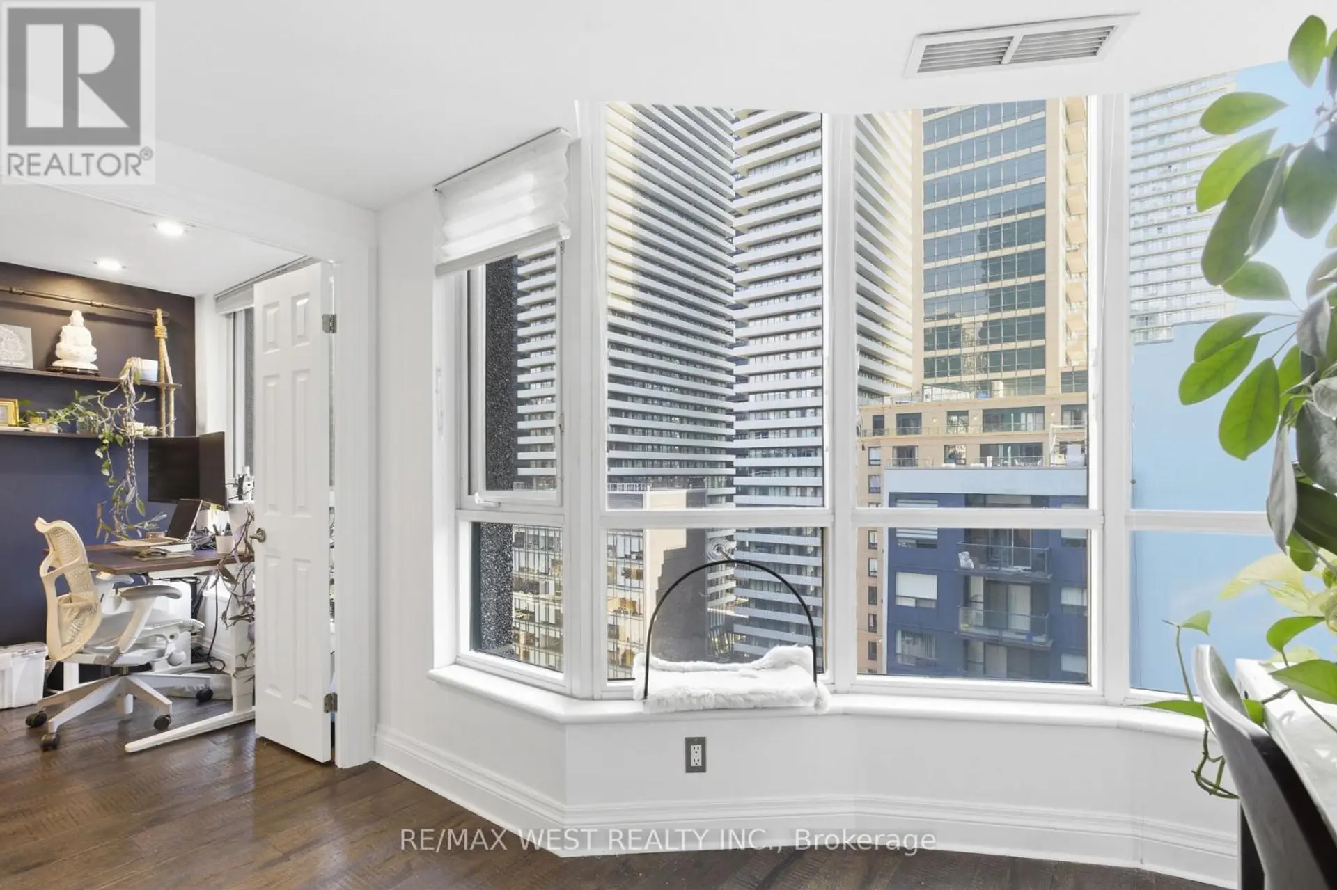 #1709 55 BLOOR STREET E - Image 14