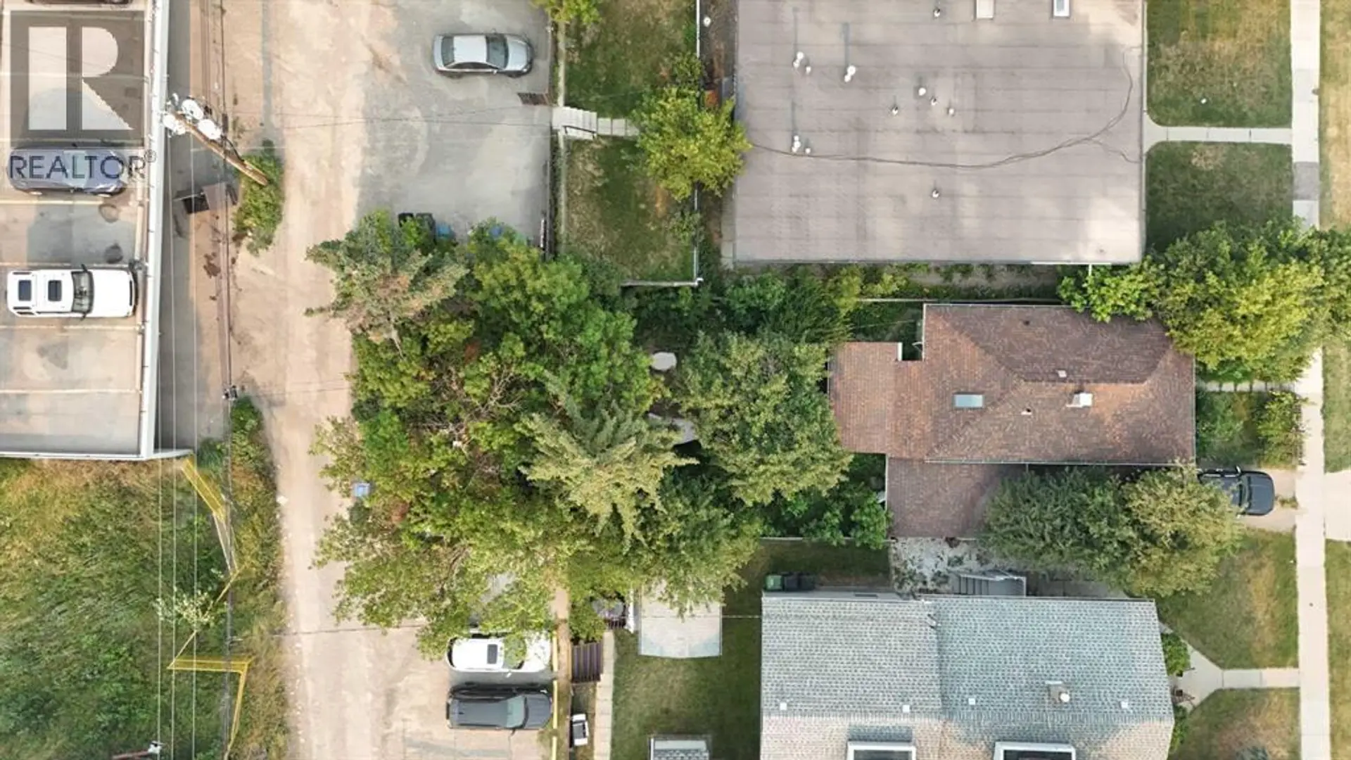 1816 27 Avenue SW - Image 9