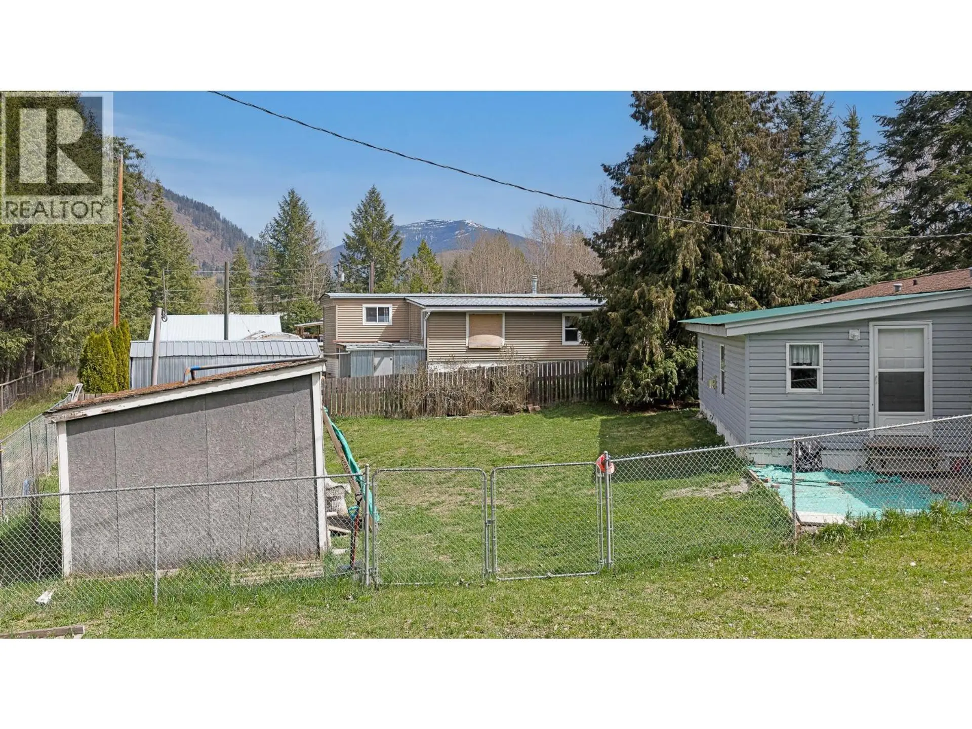 Property at 5702 BERTHA Avenue, Kitchener, BC