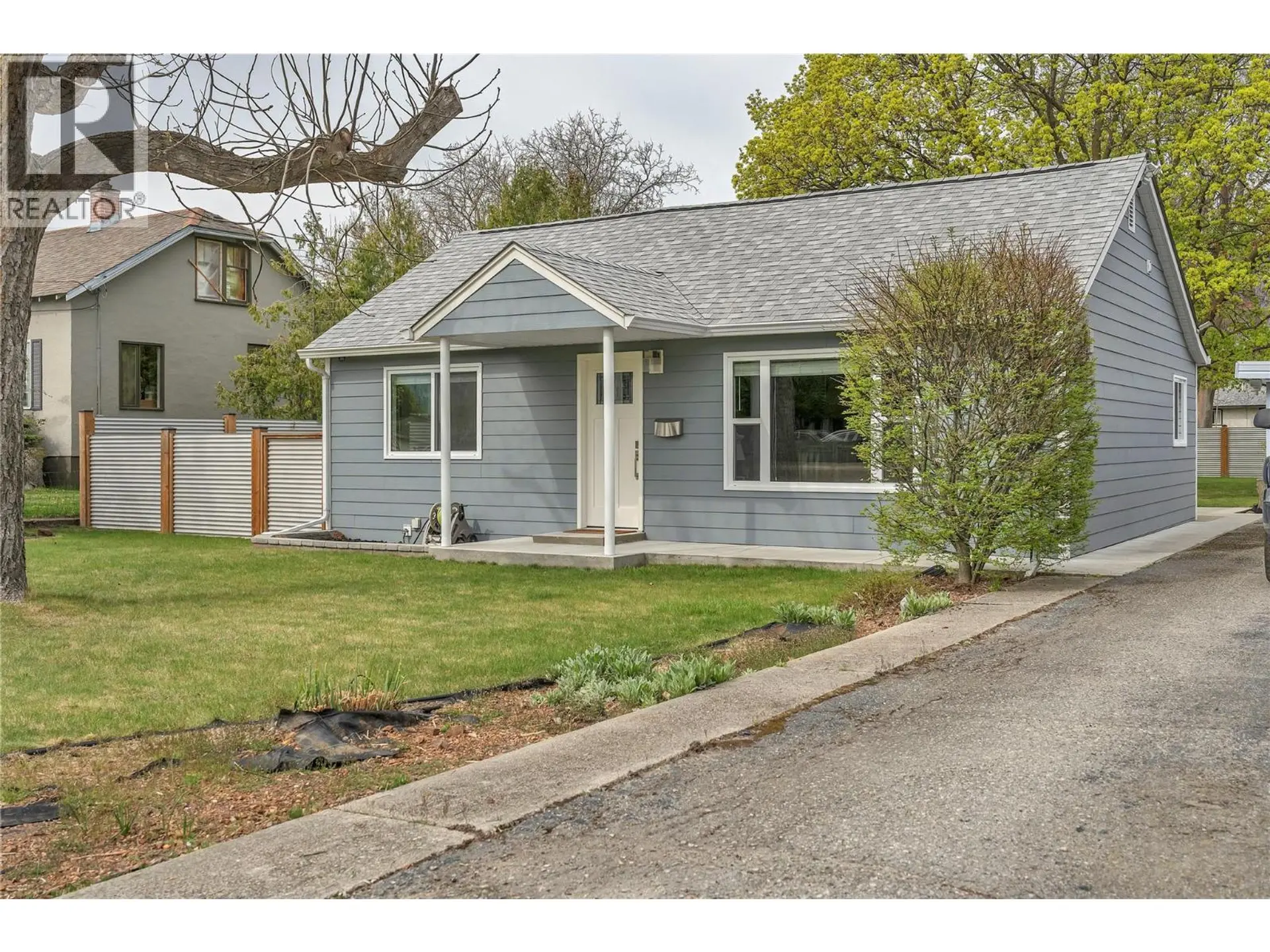 Property at 985 Moosejaw Street, Penticton, BC