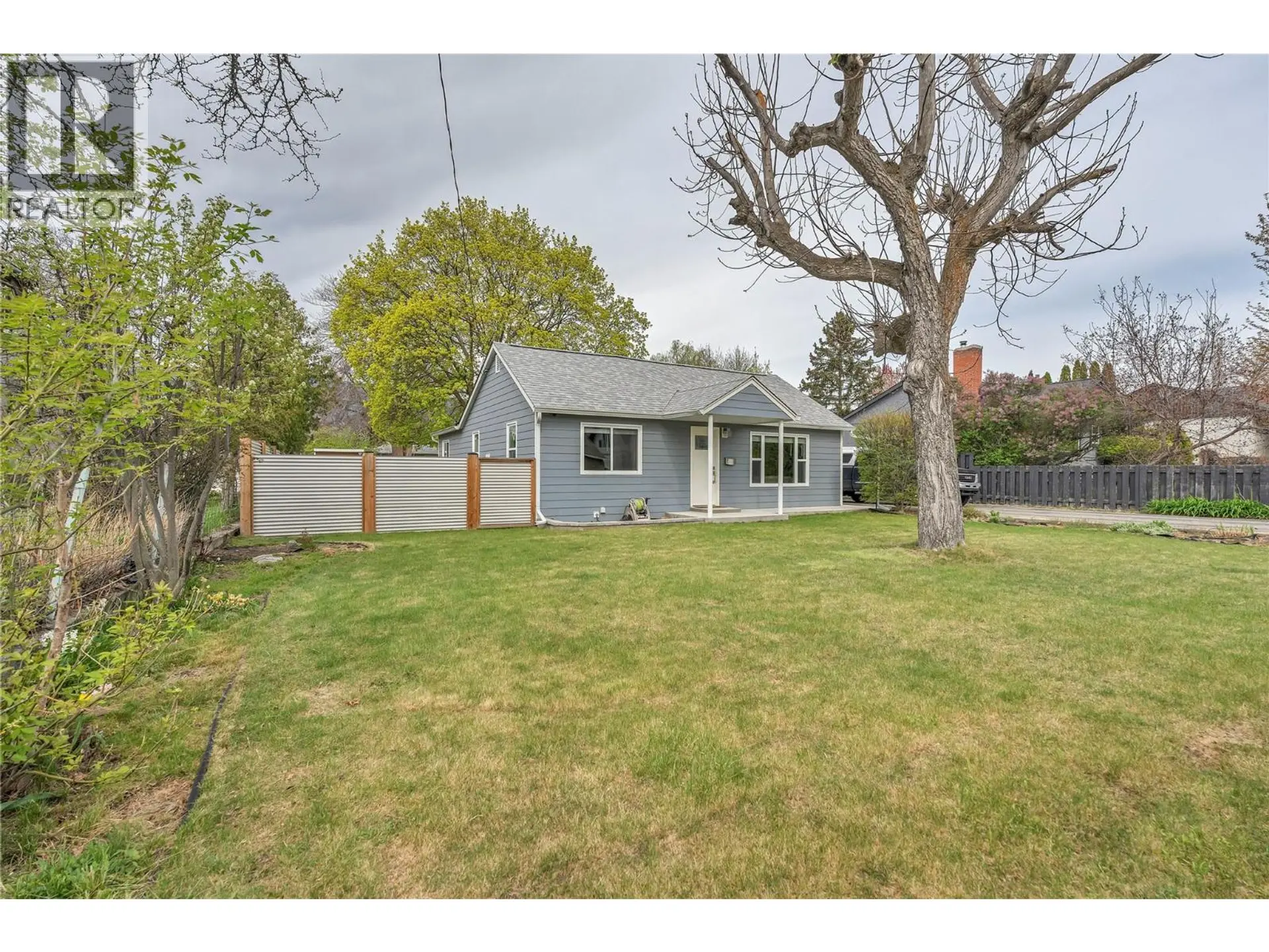 Property at 985 Moosejaw Street, Penticton, BC