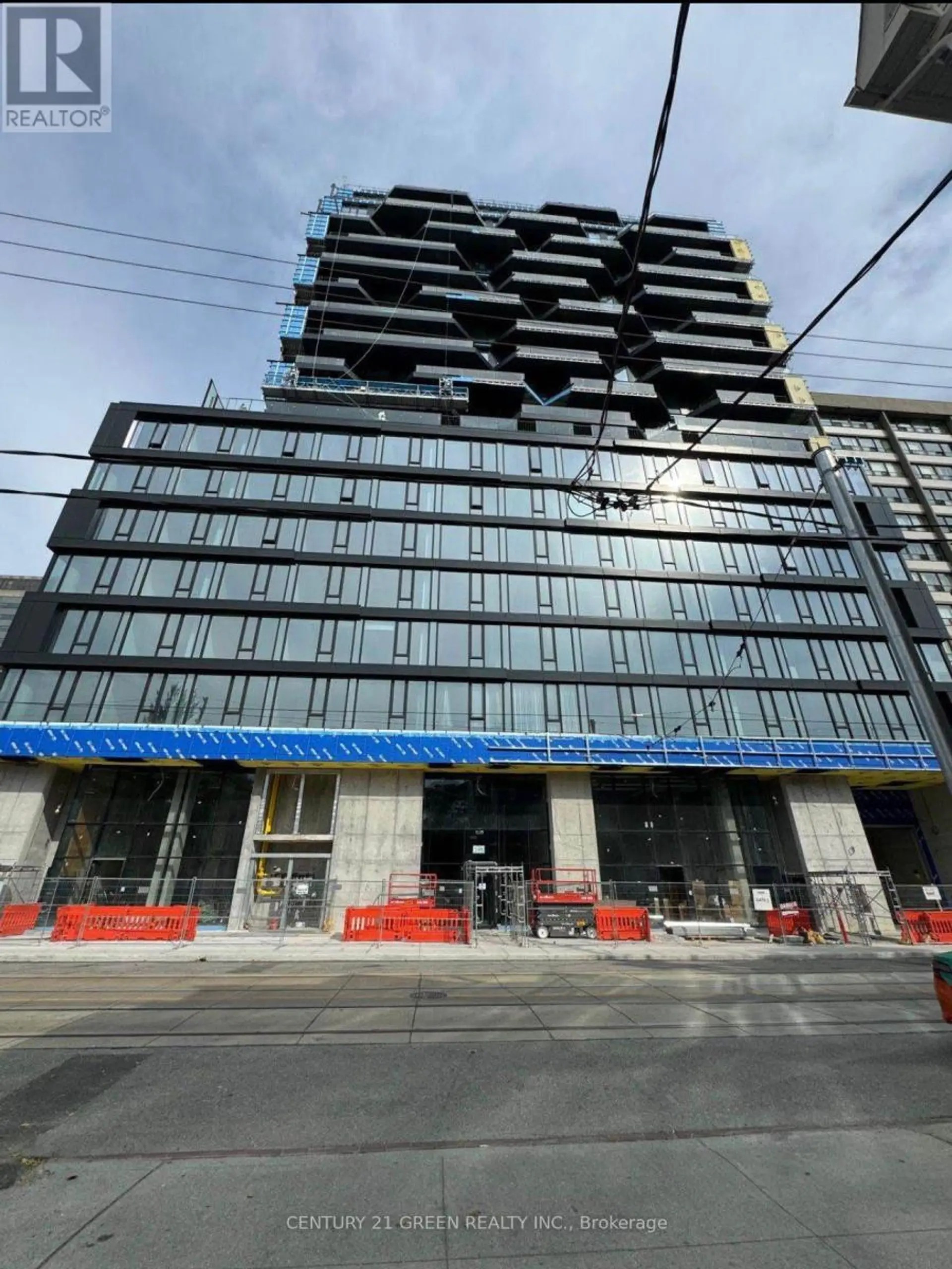 #414 195 MCCAUL STREET - Image 1