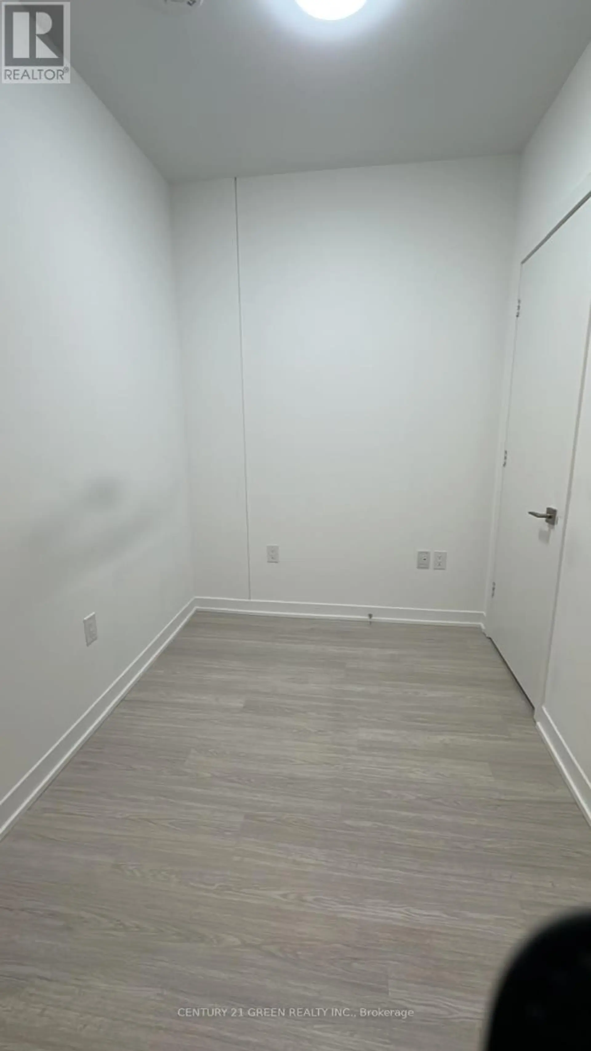 #414 195 MCCAUL STREET - Image 10