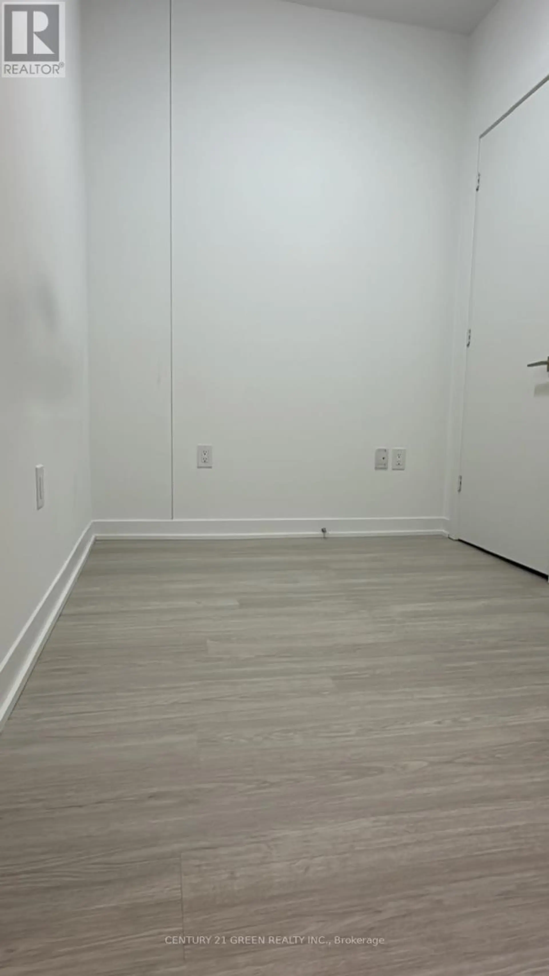 #414 195 MCCAUL STREET - Image 11
