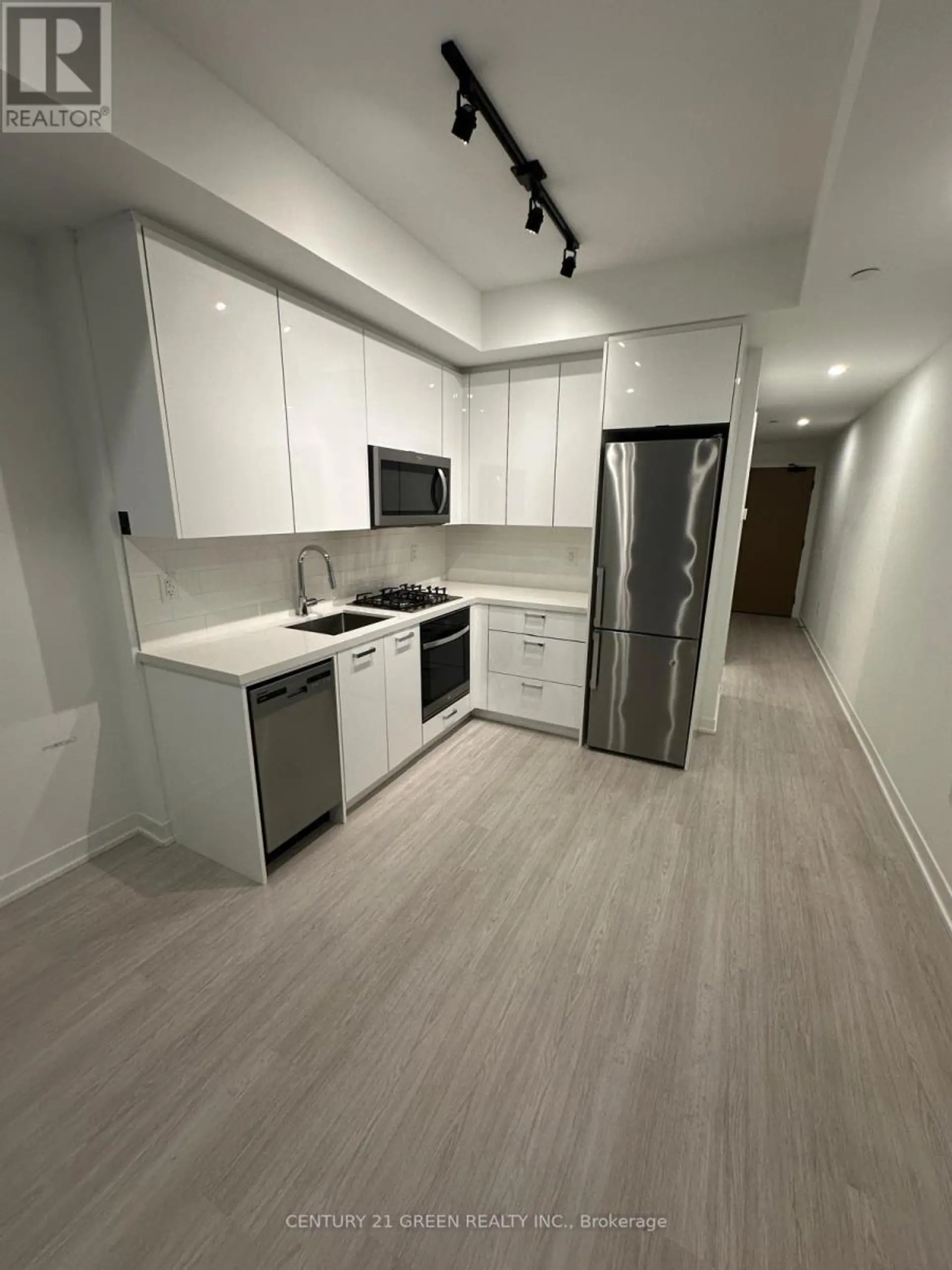 #414 195 MCCAUL STREET - Image 4