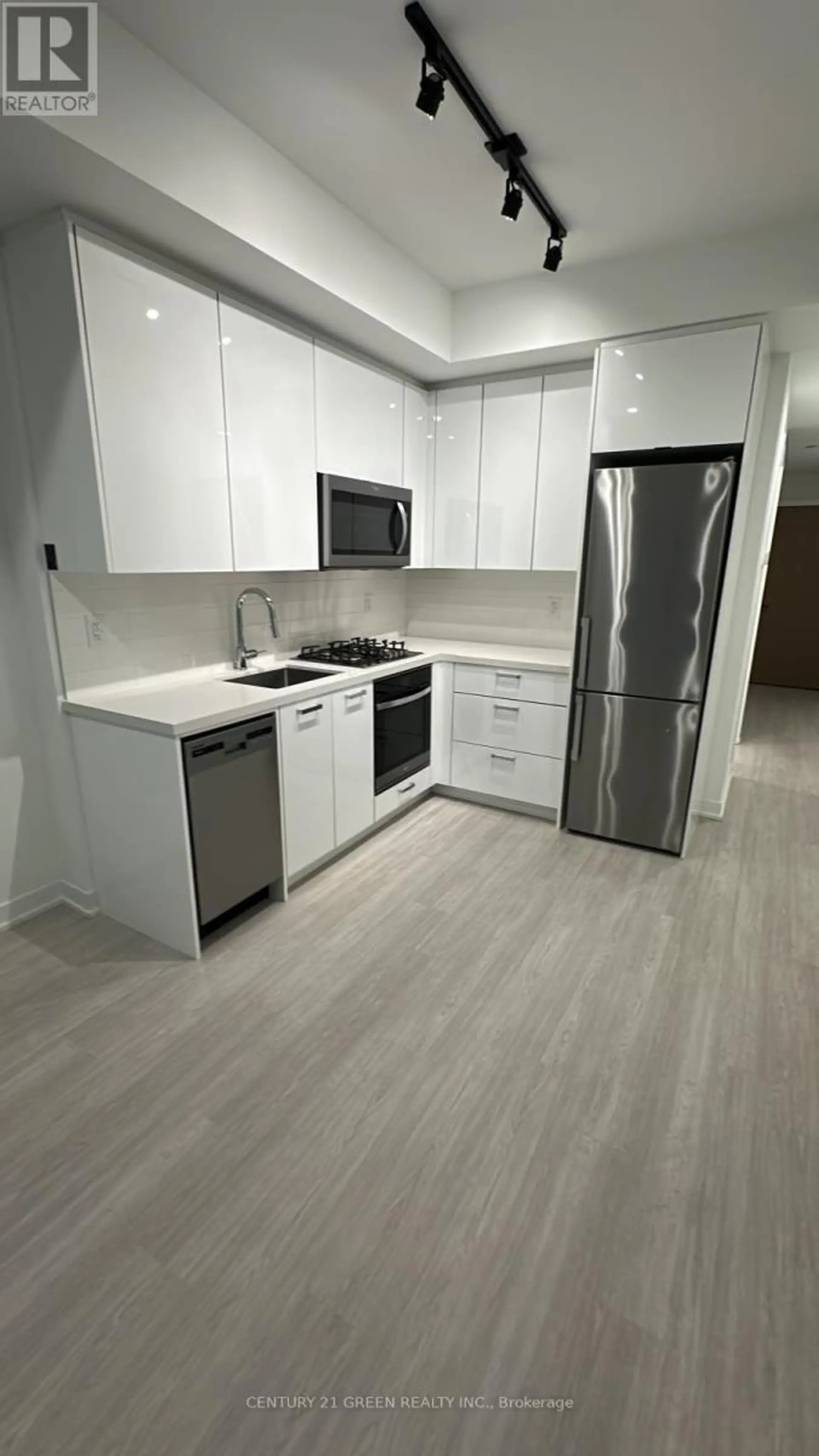 #414 195 MCCAUL STREET - Image 5
