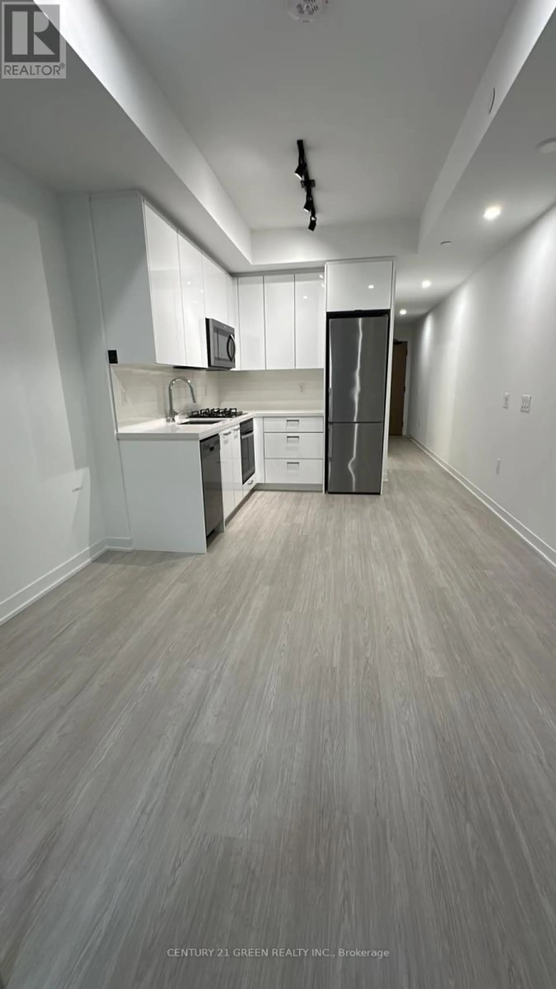 #414 195 MCCAUL STREET - Image 6