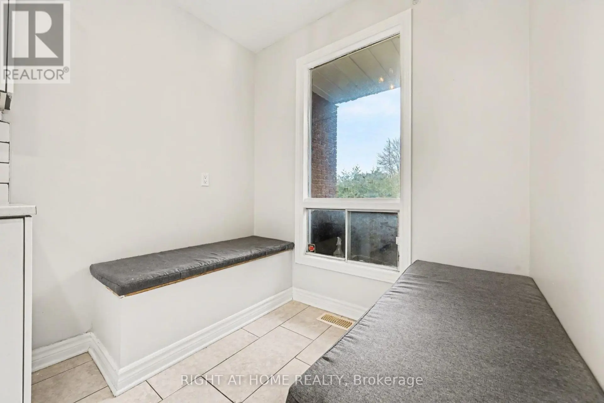 6 WOLFGANG DRIVE - Image 9