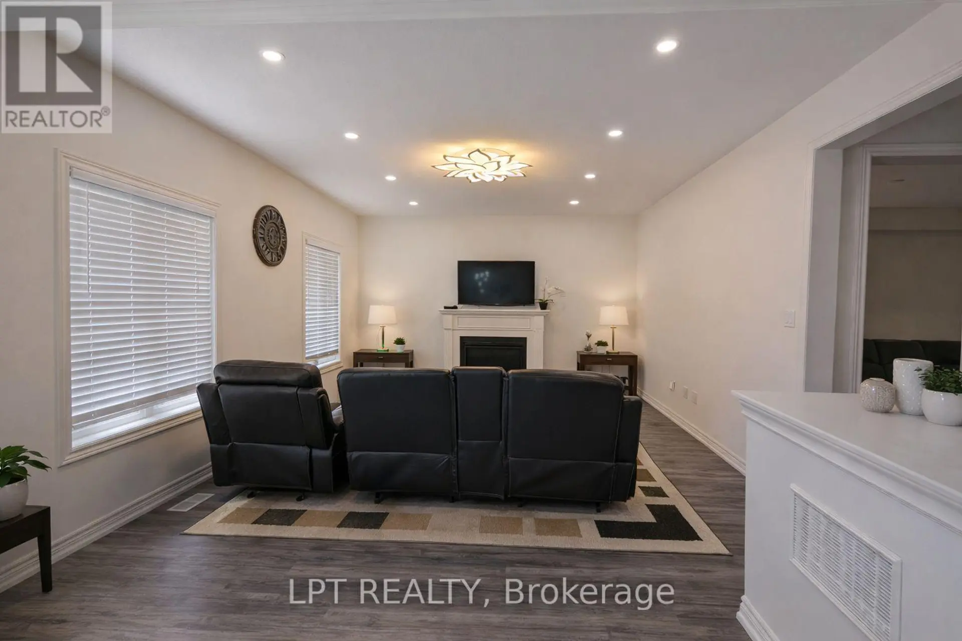 1852 GRANDVIEW STREET N - Image 6