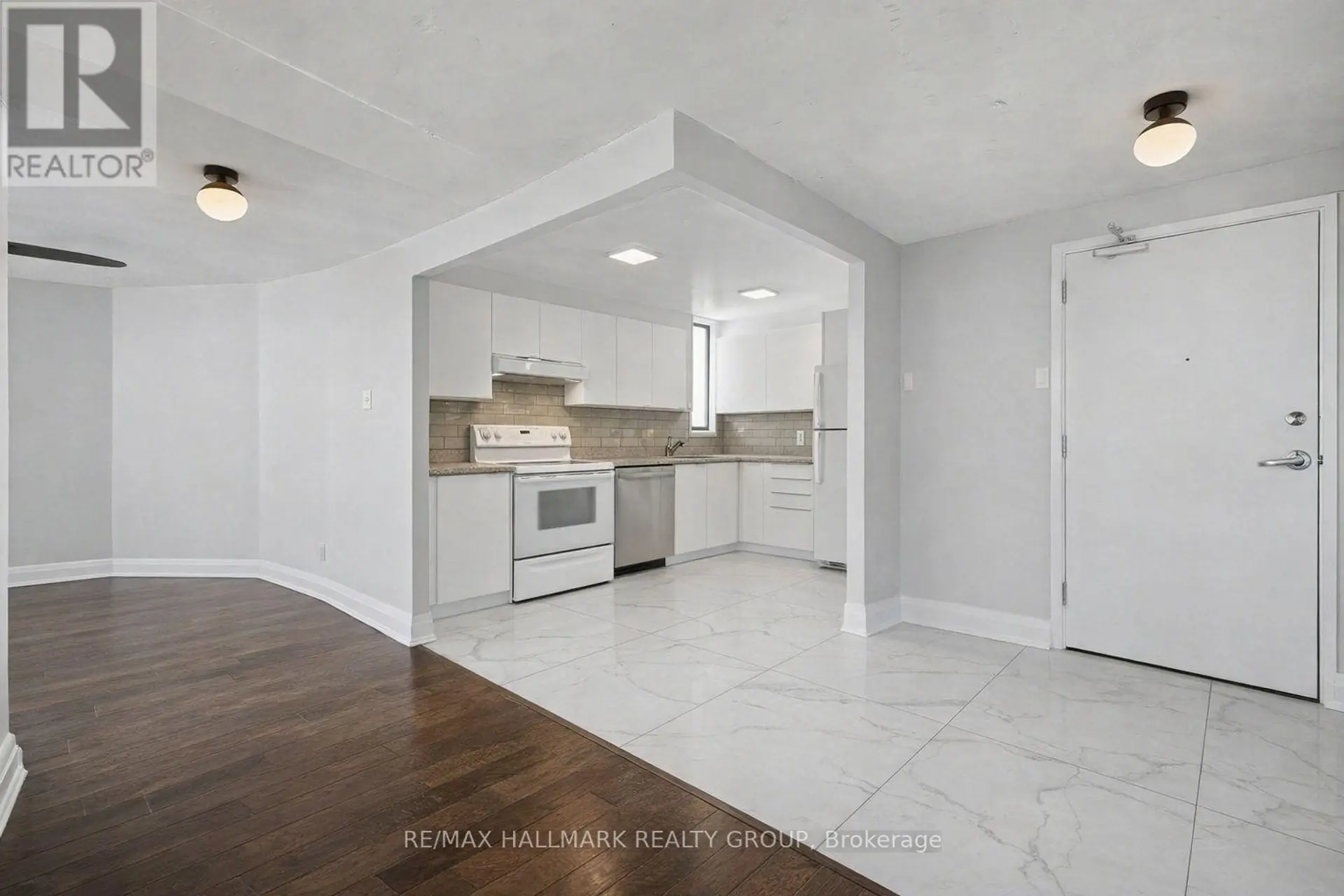 #801 1440 HERON ROAD - Image 3