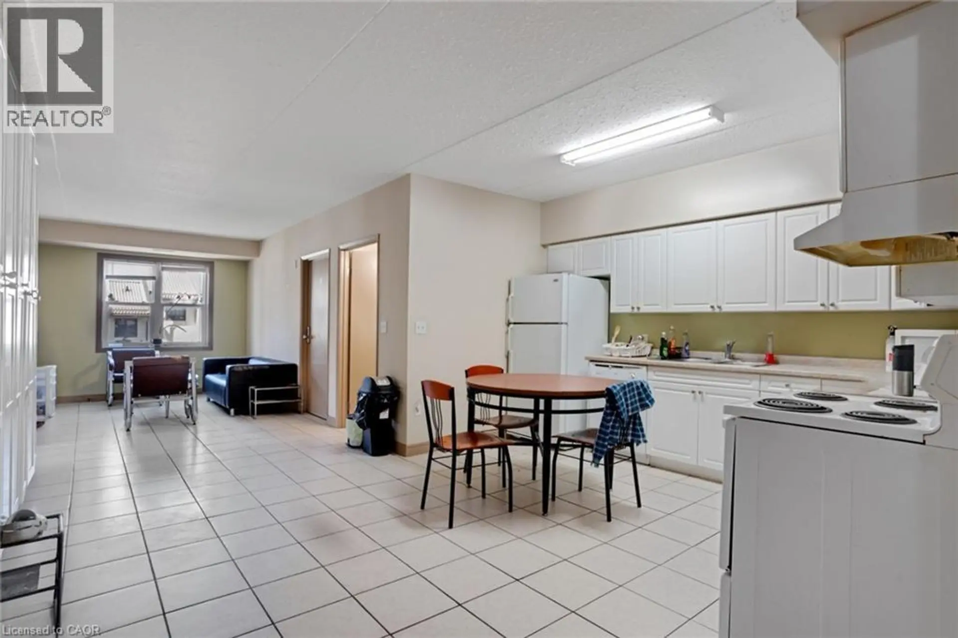 #303 271 LESTER Street - Image 6