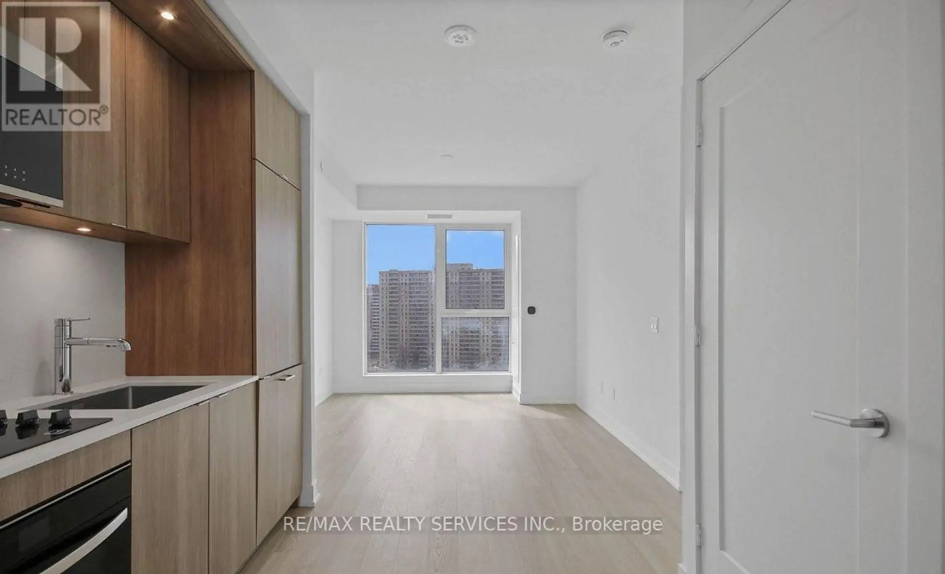 #1405 60 CENTRAL PARK ROAD WAY - Image 2