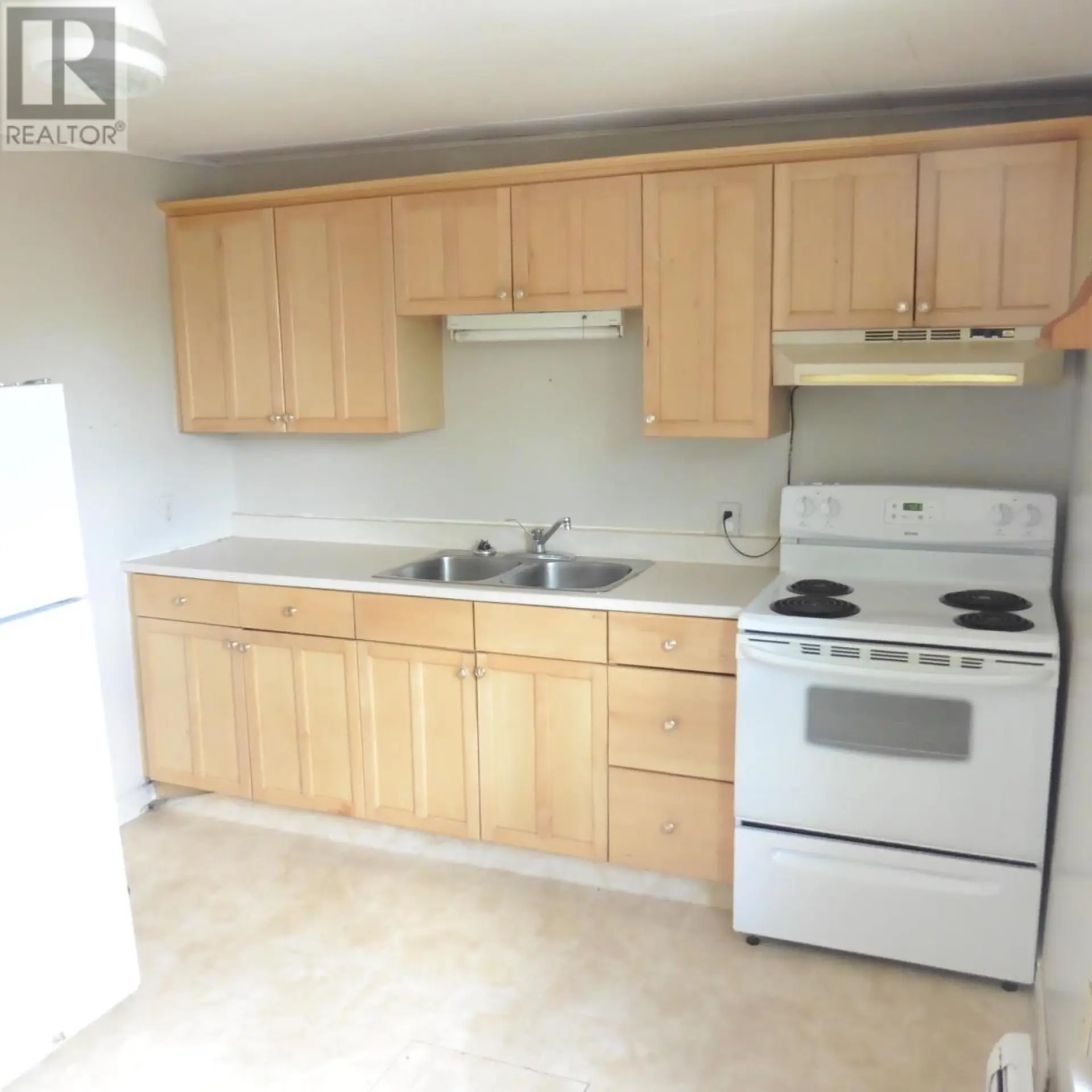 36-38 Upper Hillsborough Street - Image 10