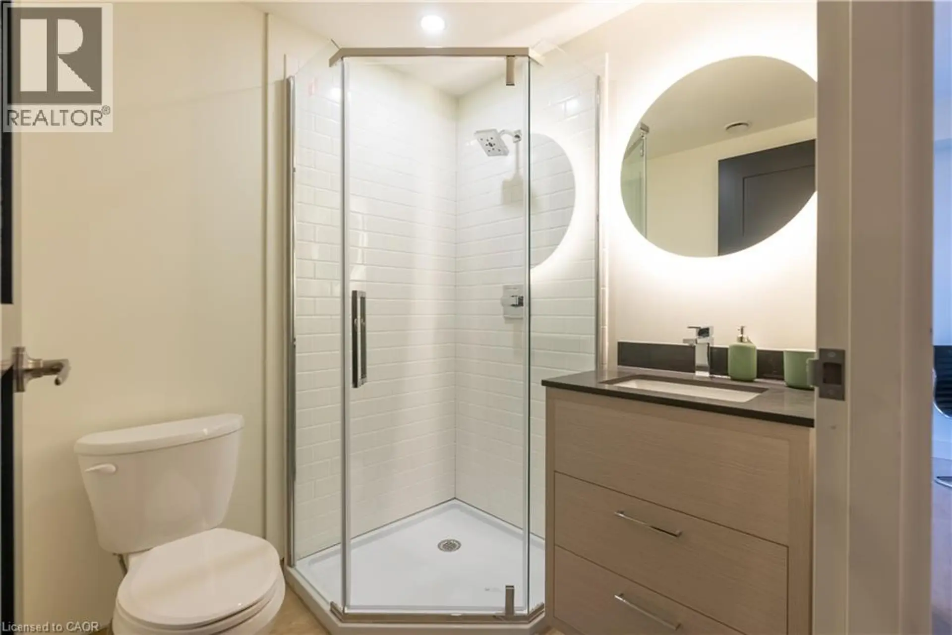 #714 145 COLUMBIA Street Unit# 714 - Image 9