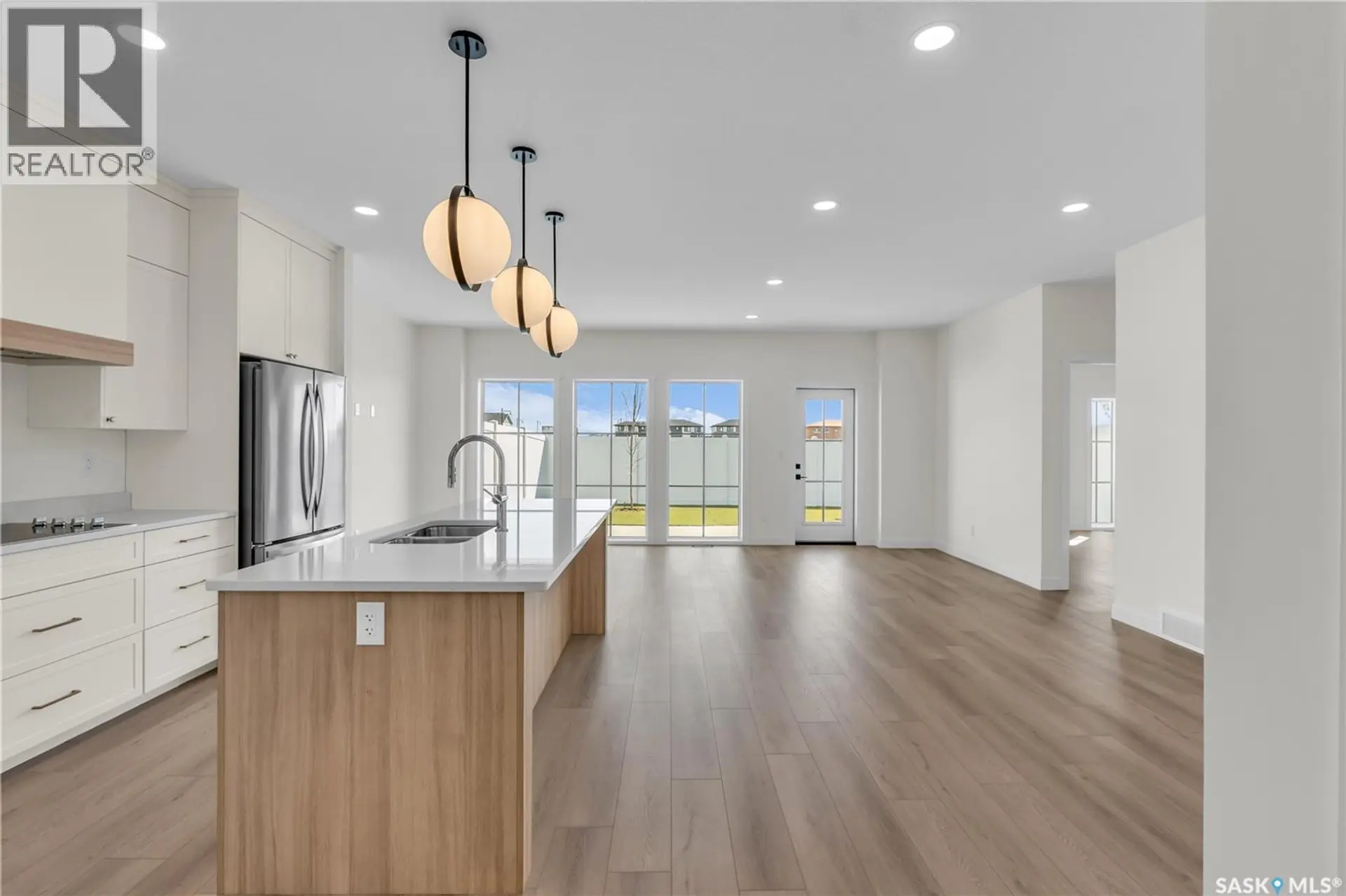 #4 720 Brighton BOULEVARD - Image 2