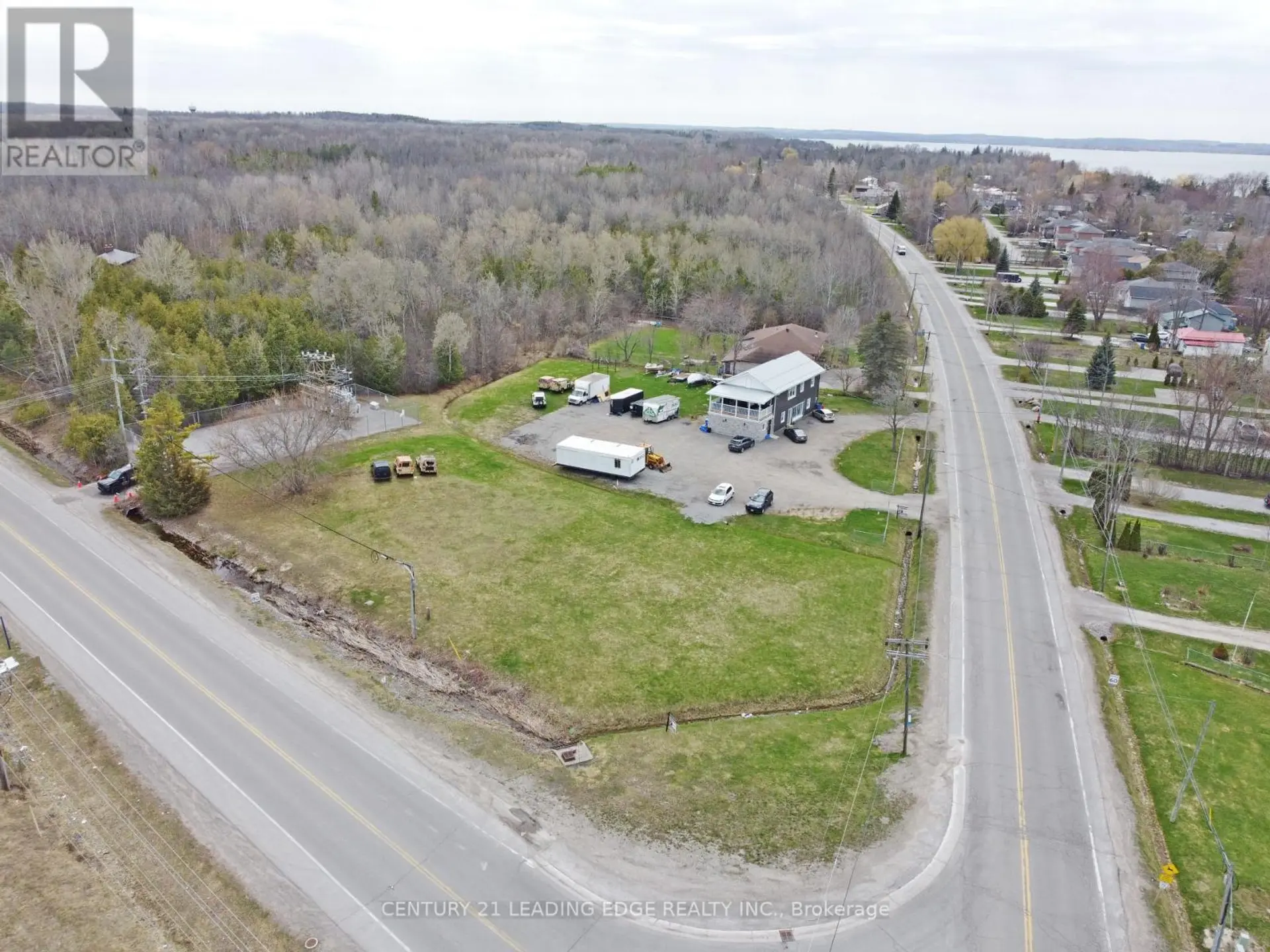 1035 METRO ROAD N - Image 1