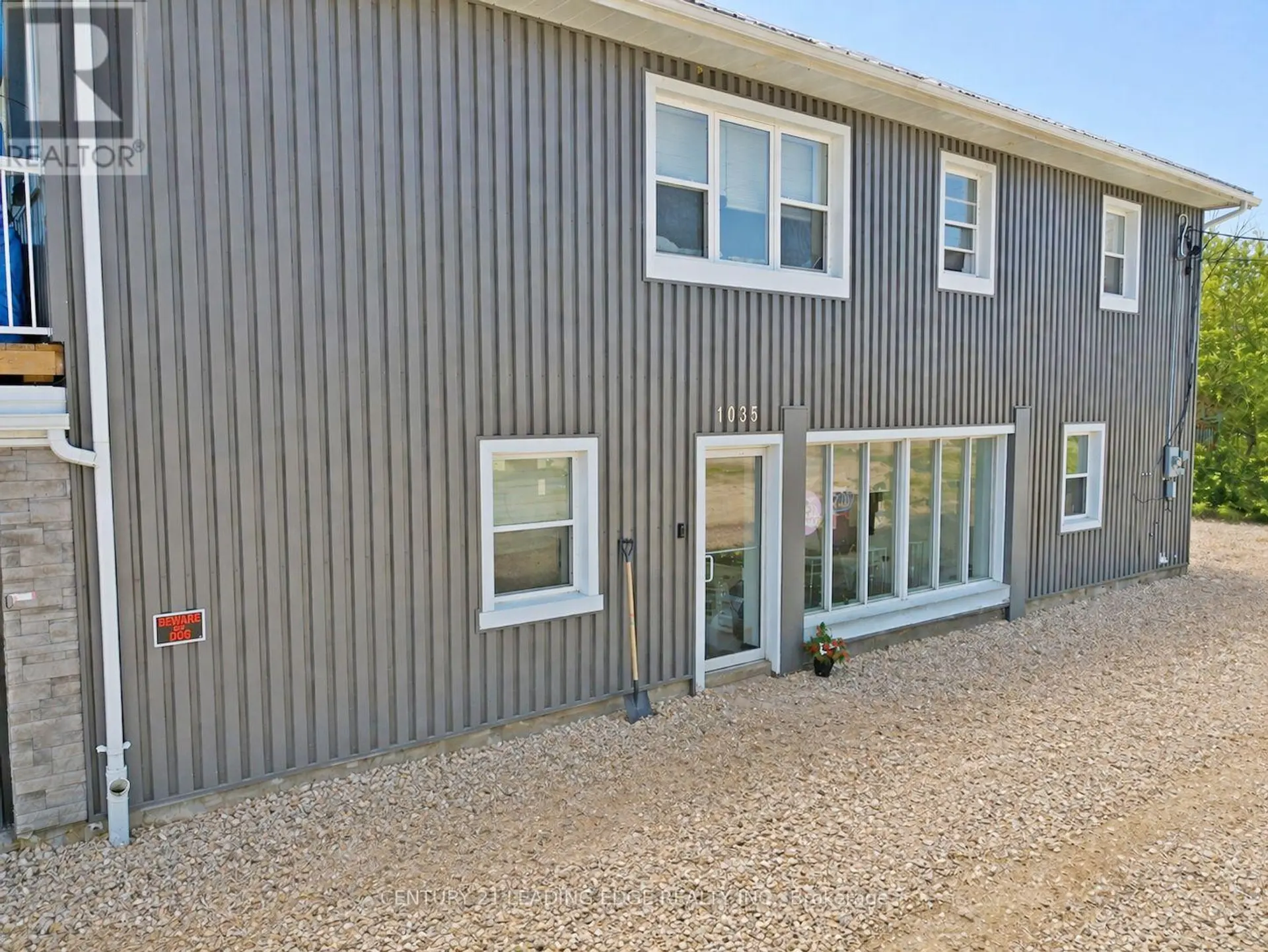 1035 METRO ROAD N - Image 7
