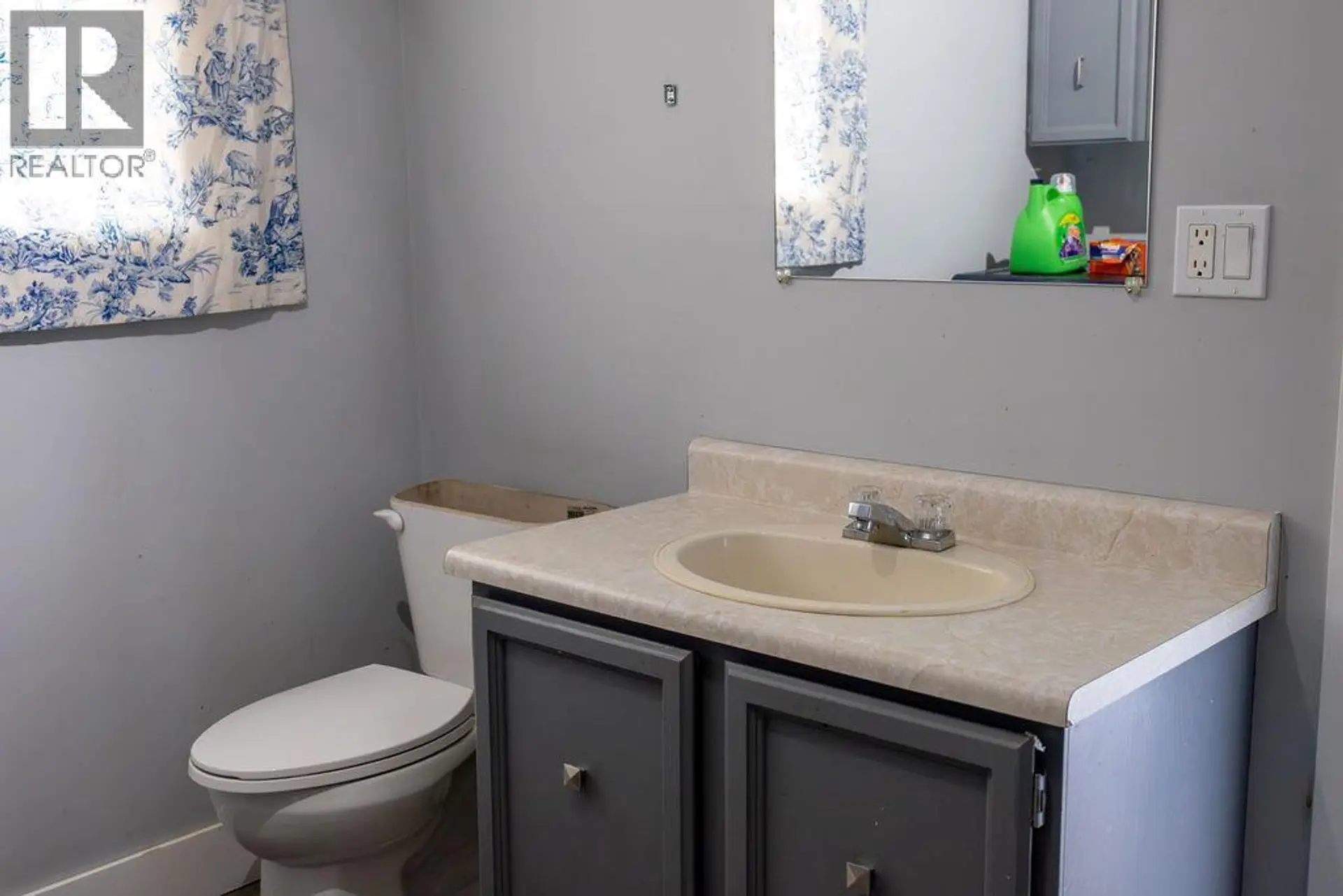 Property at 595 McWilliams Road, Kelowna, BC