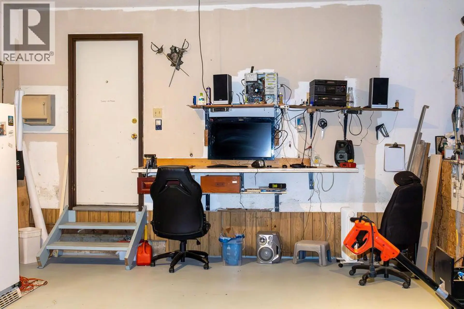 Property at 595 McWilliams Road, Kelowna, BC