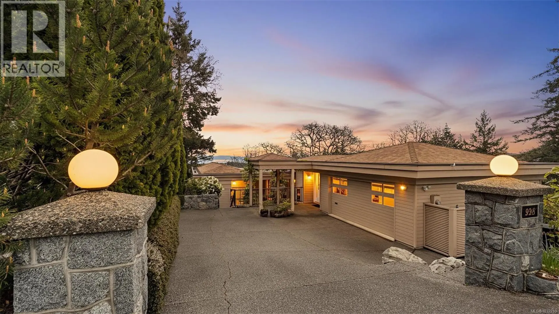 Property at 928 Cobblestone Lane, Saanich, BC