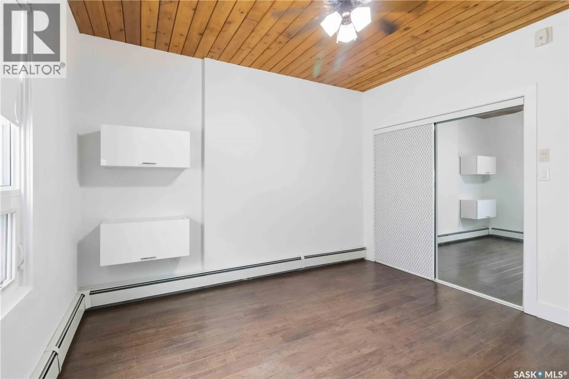 #301 415 3rd AVENUE N - Image 14