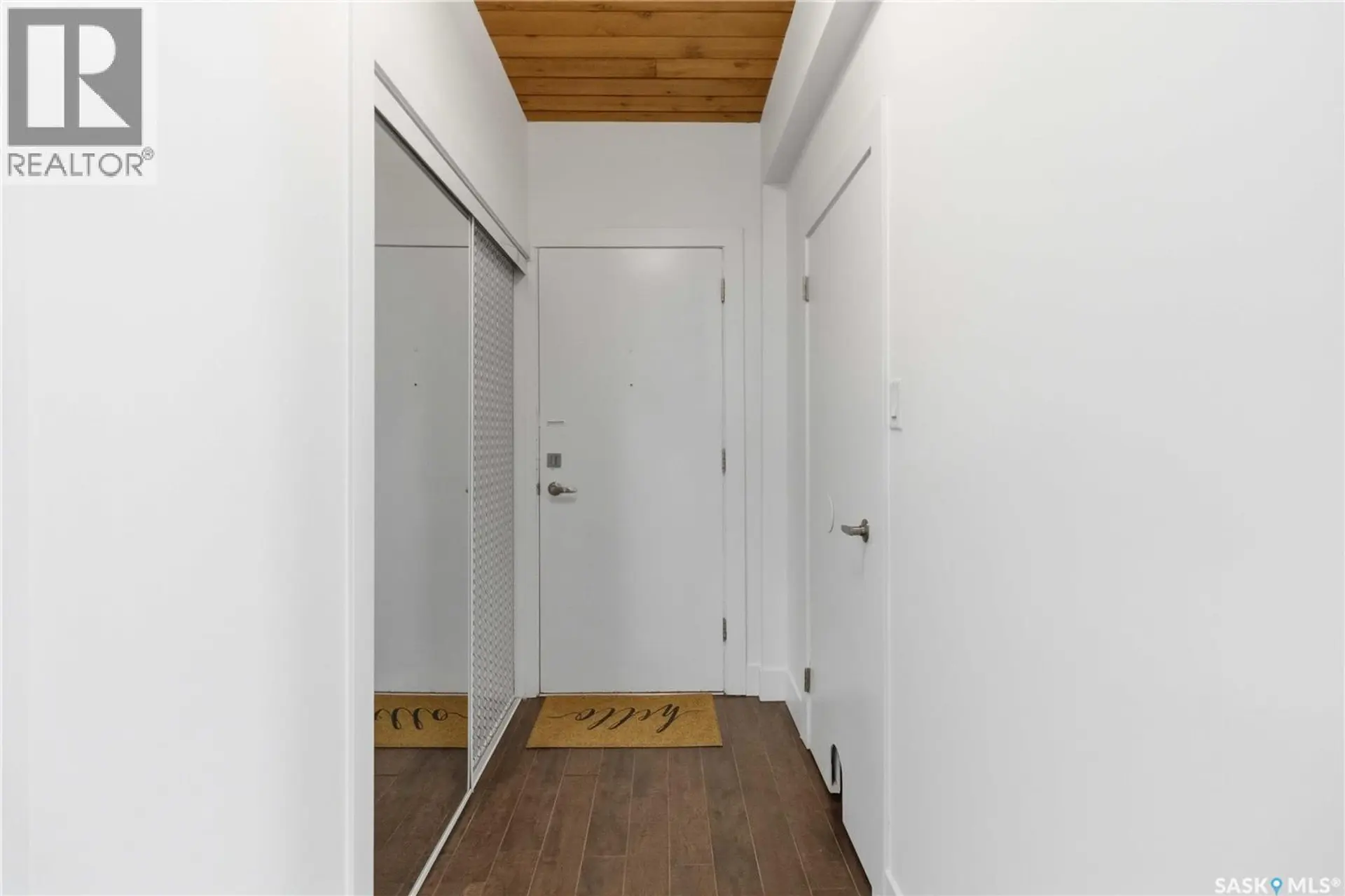 #301 415 3rd AVENUE N - Image 2