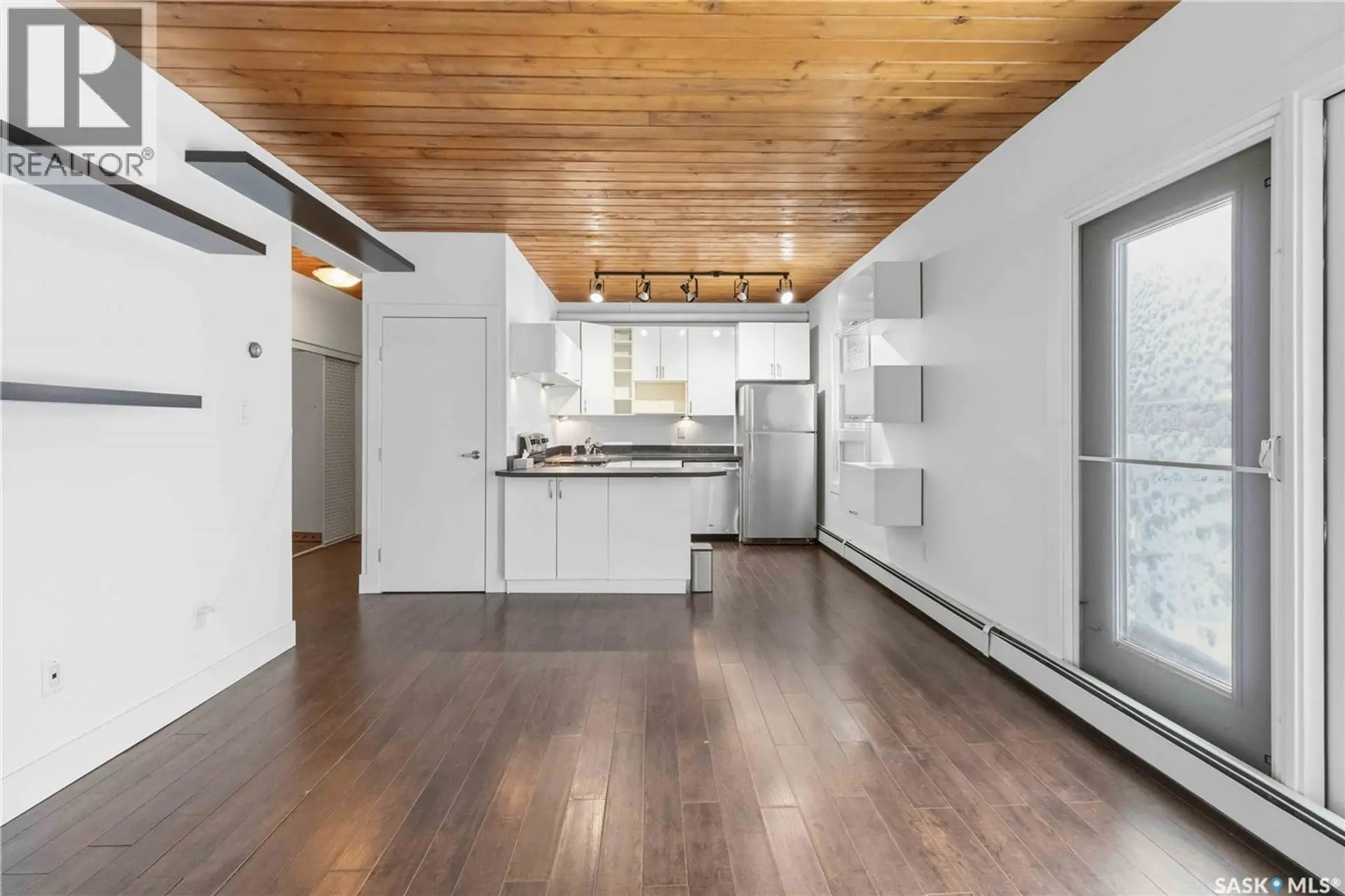 #301 415 3rd AVENUE N - Image 6