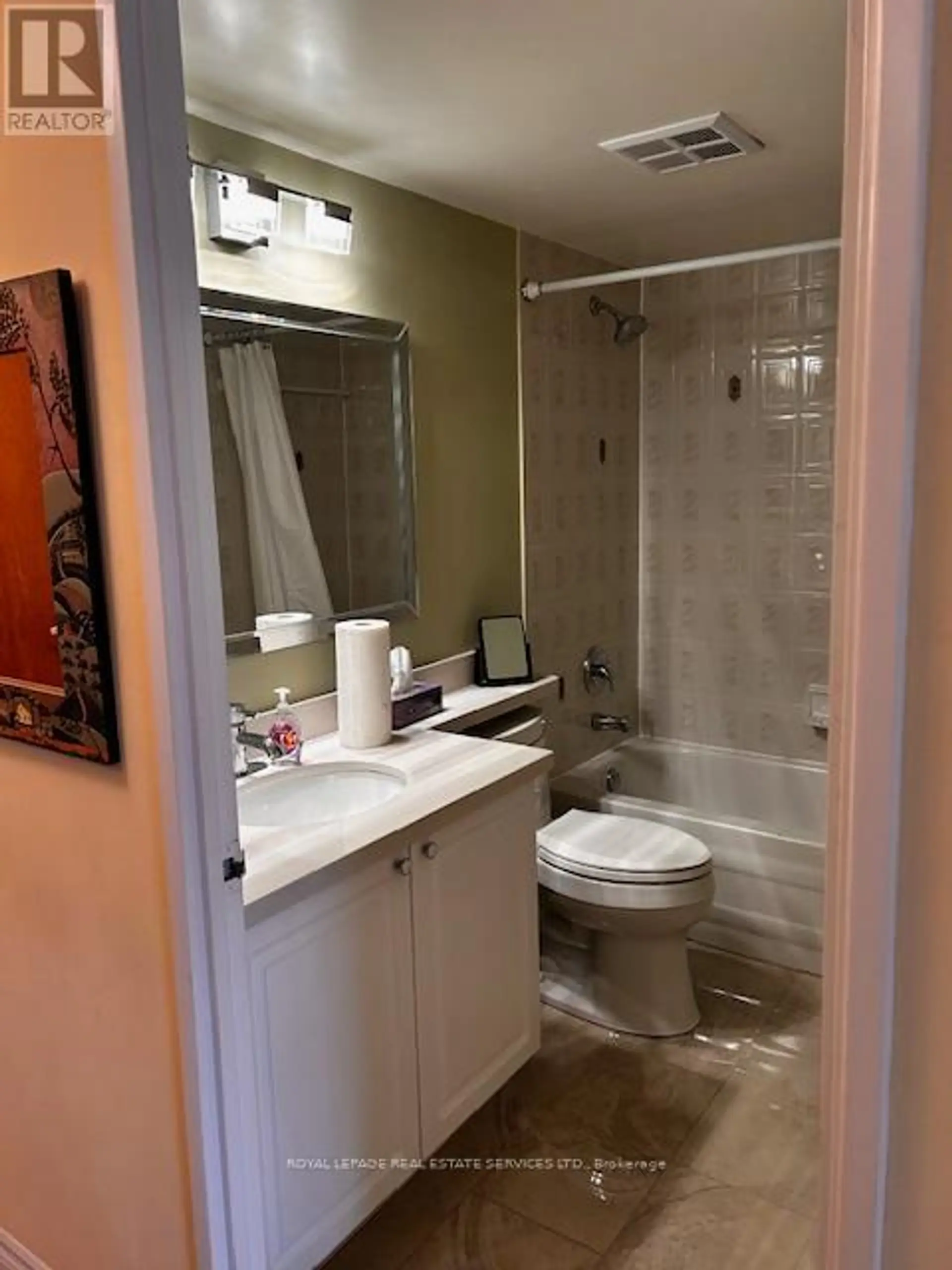 #212 195 MERTON STREET - Image 11