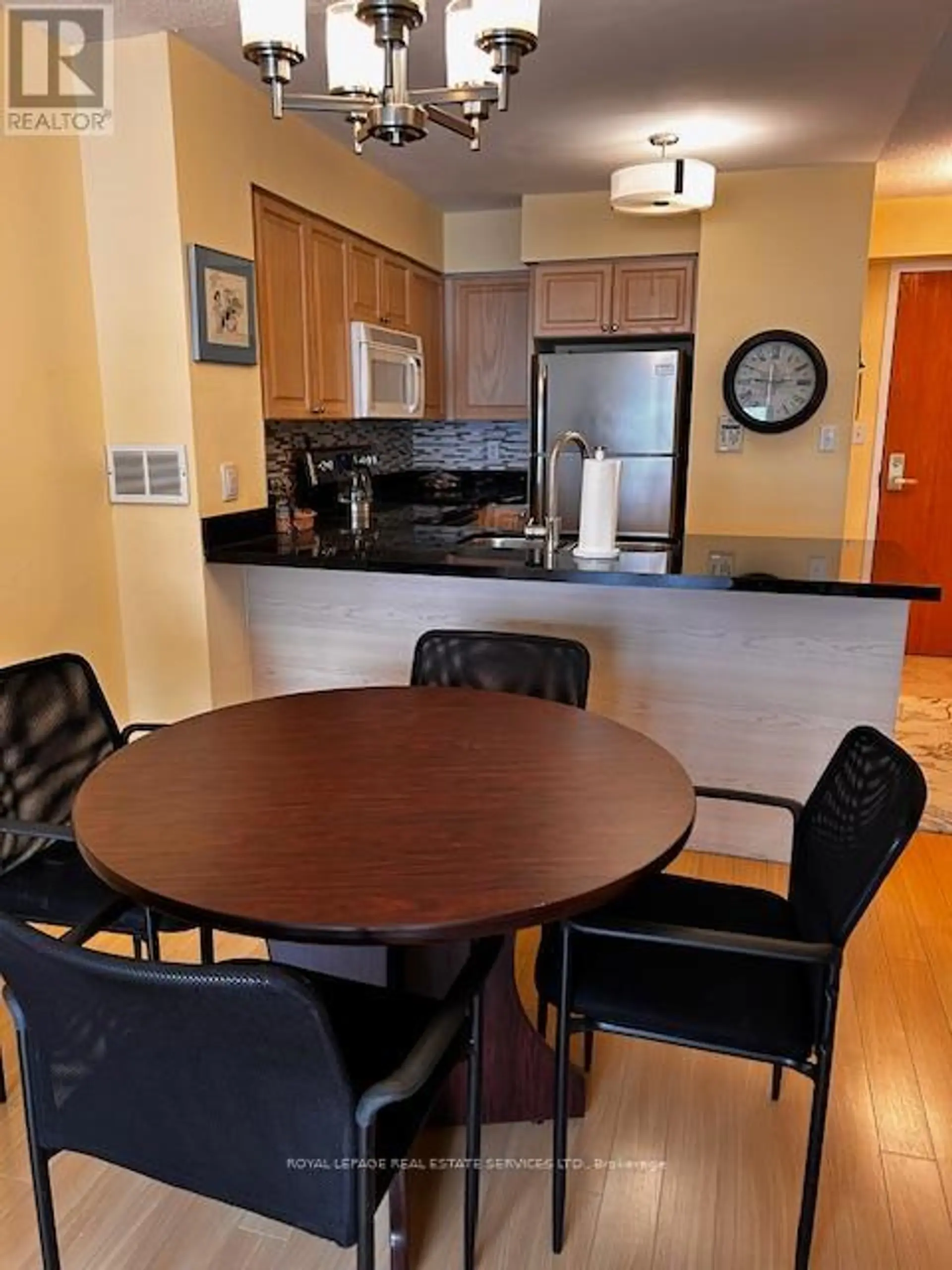#212 195 MERTON STREET - Image 7