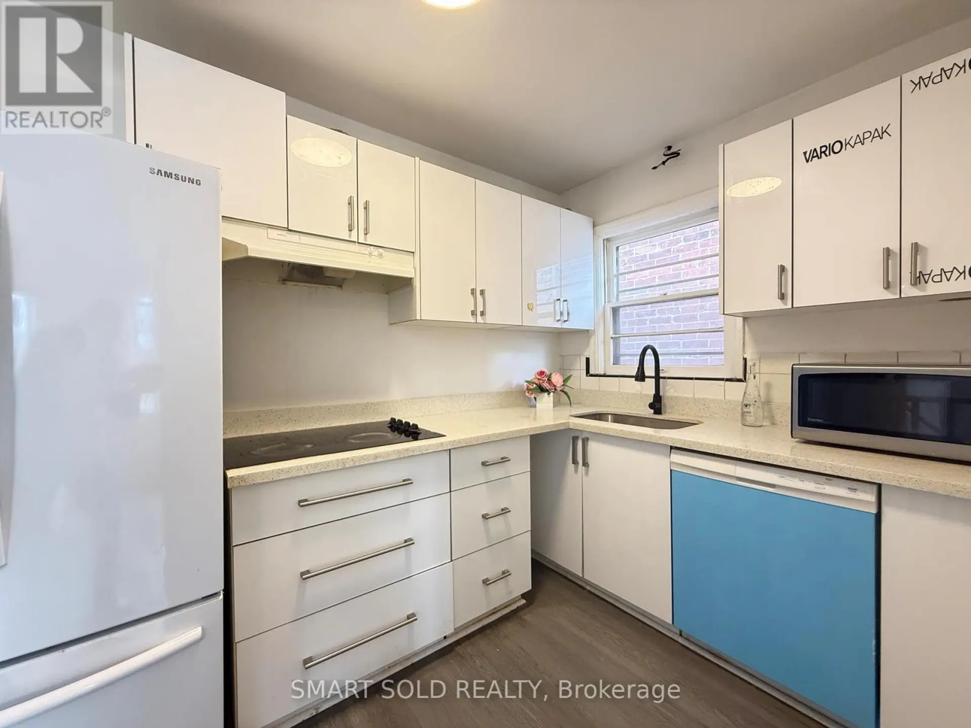 204 CAMERON AVENUE - Image 4