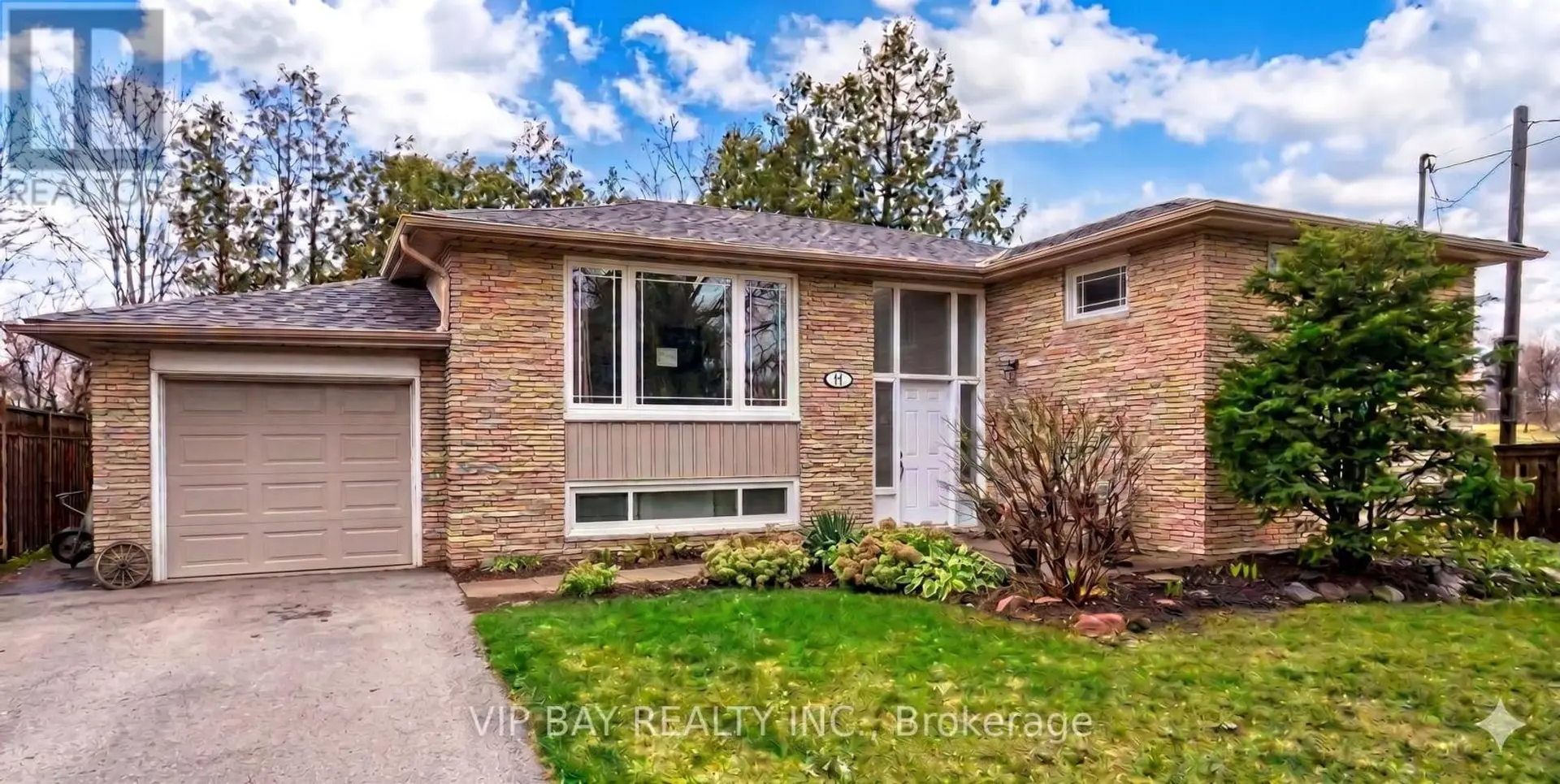 447 LORETTA CRESCENT