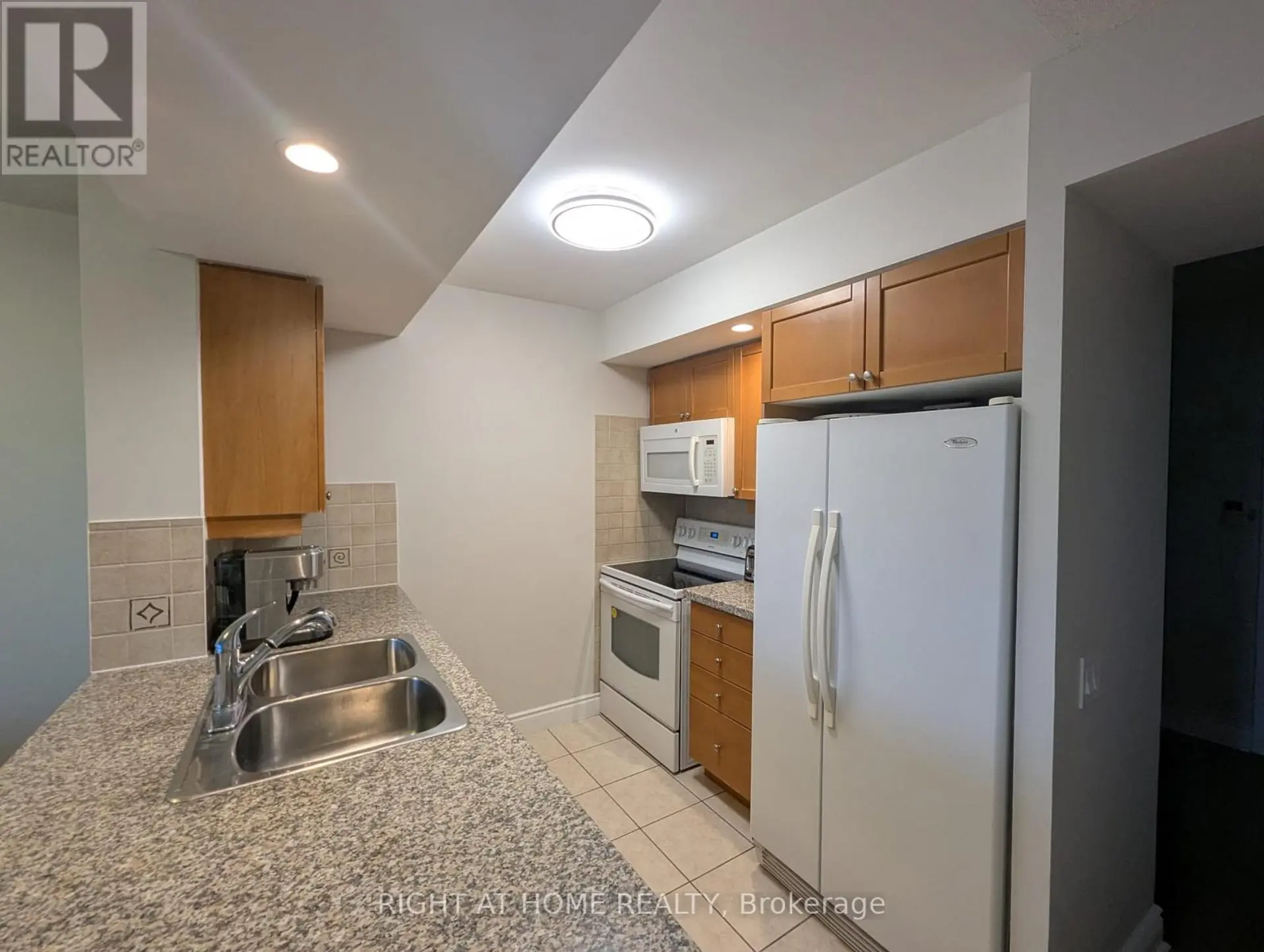#1103 10 NORTHTOWN WAY - Image 10