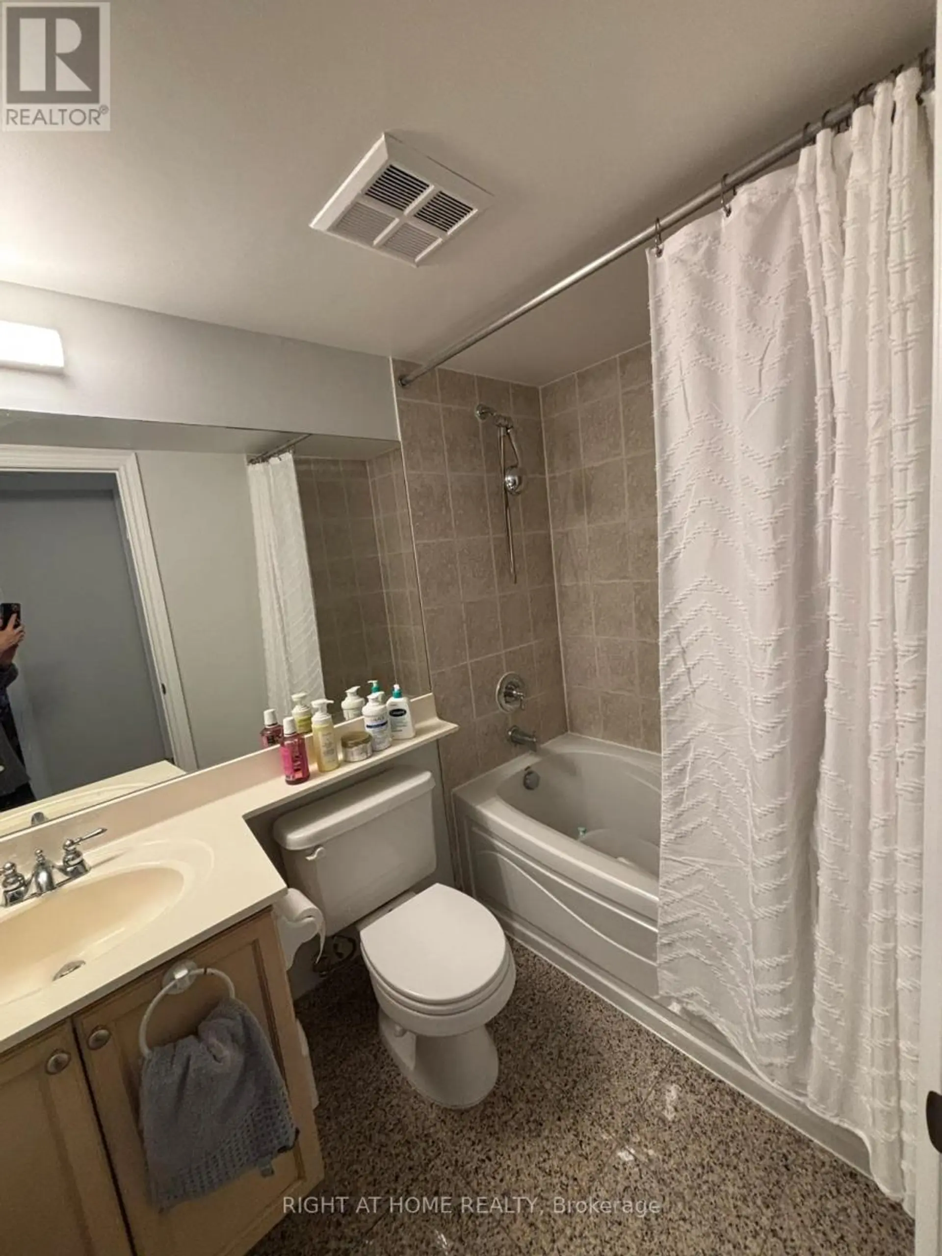 #1103 10 NORTHTOWN WAY - Image 14