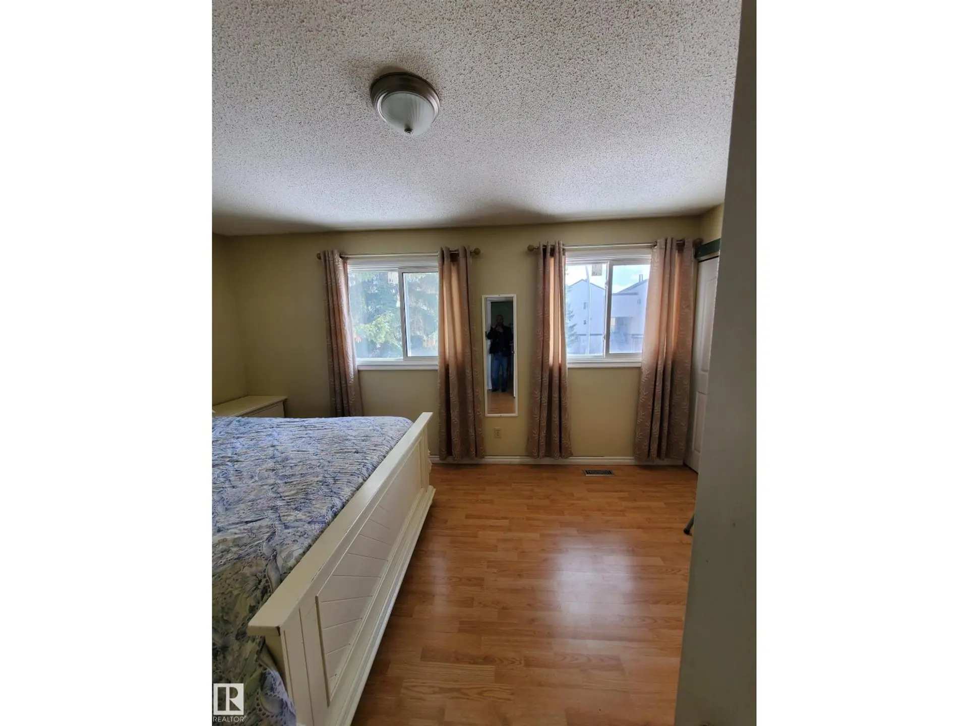 11814 157 AV NW - Image 17