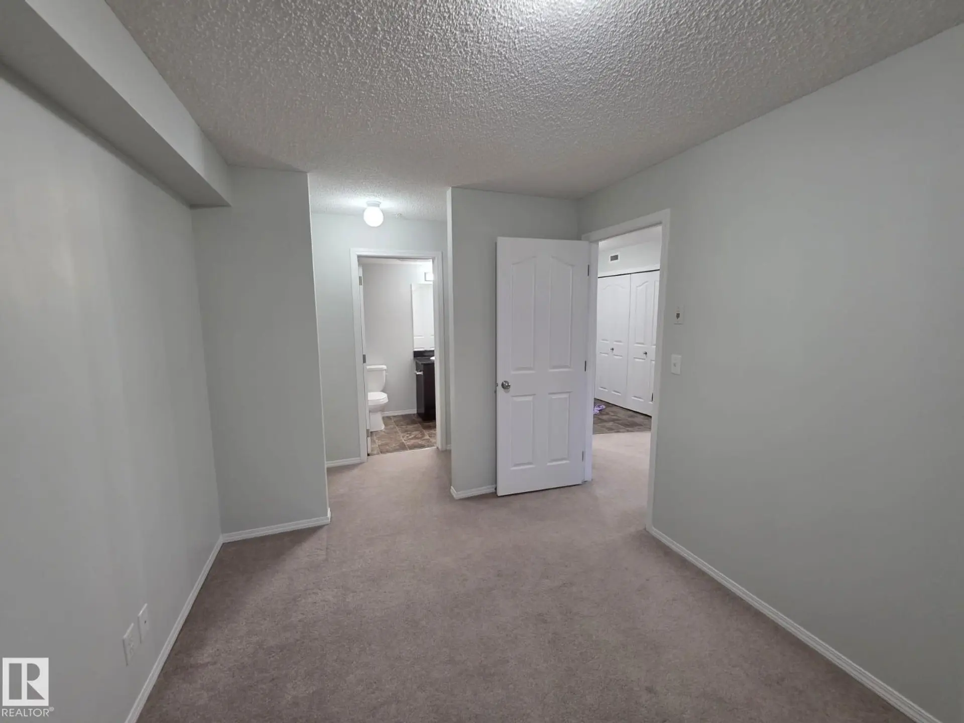 #206 12045 22 AV SW - Image 12