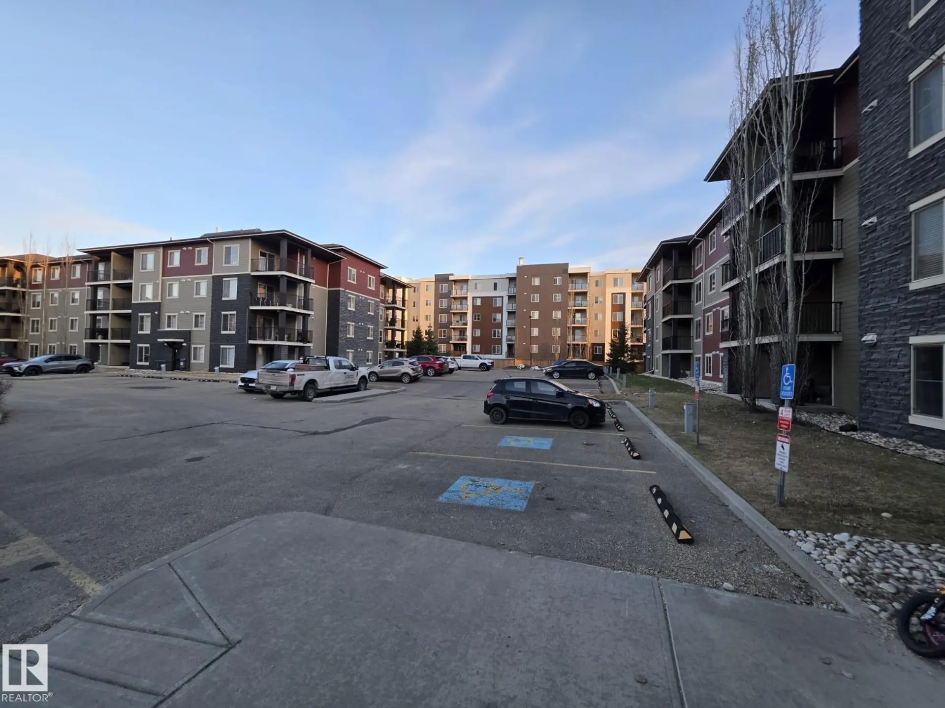 #206 12045 22 AV SW - Image 5