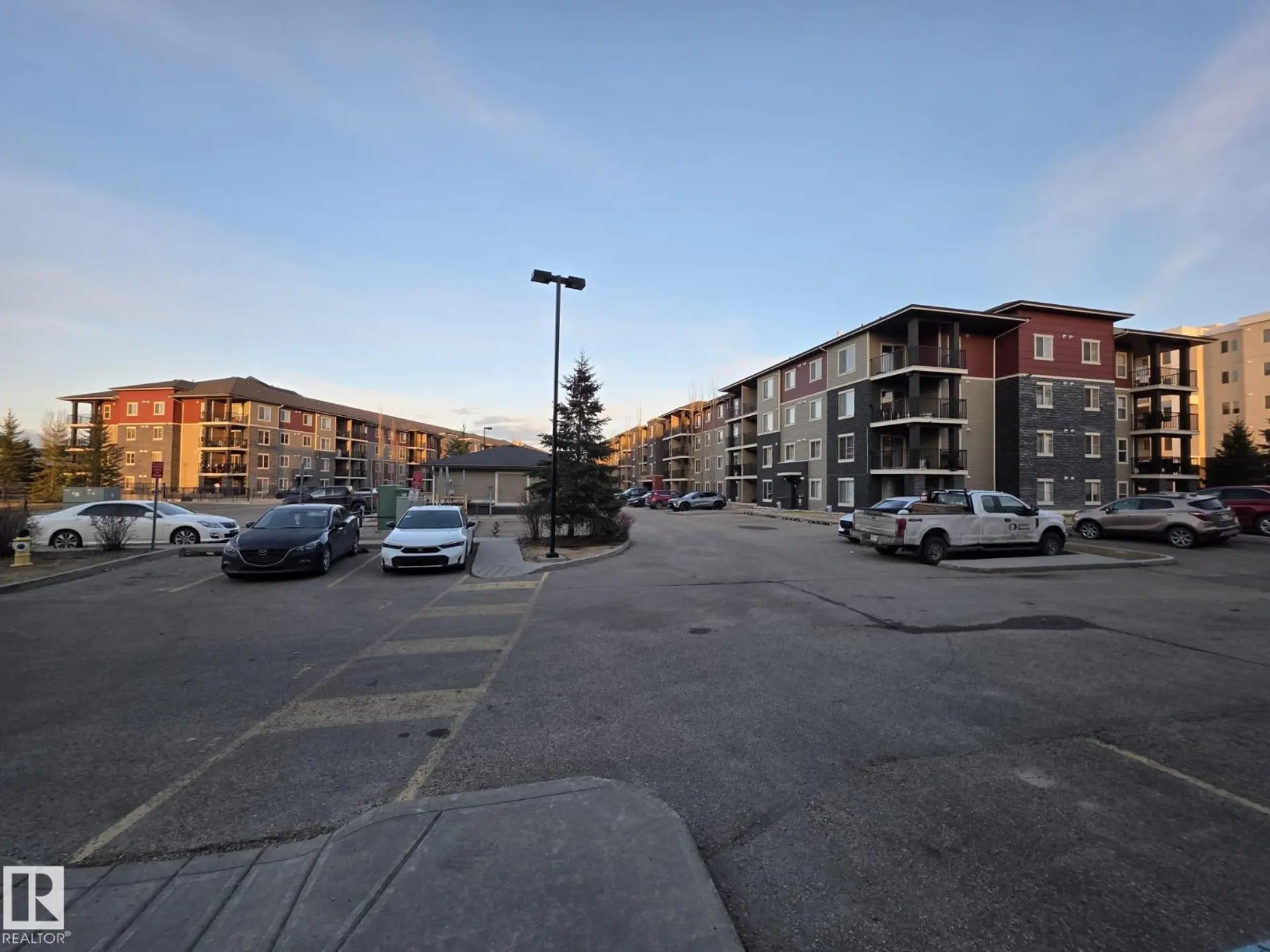 #206 12045 22 AV SW - Image 6