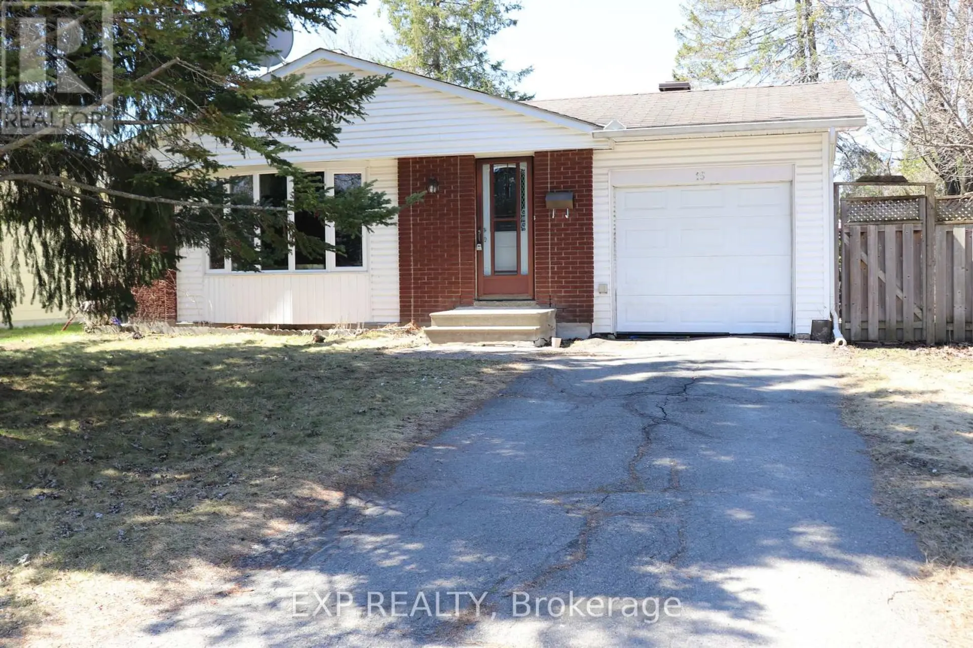 15 WEDGEWOOD CRESCENT - Image 1