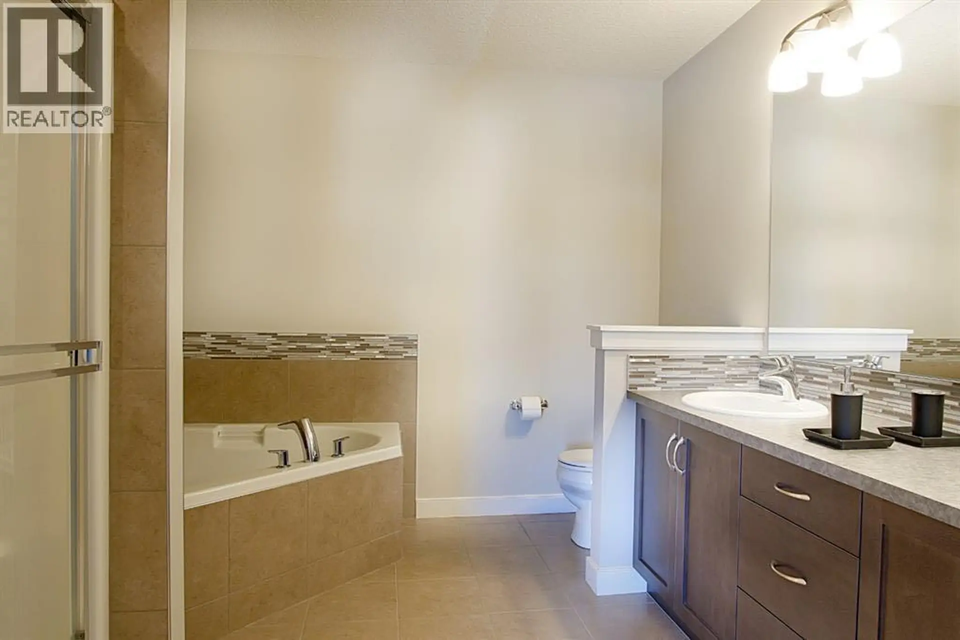 193 Redstone Common NE - Image 15