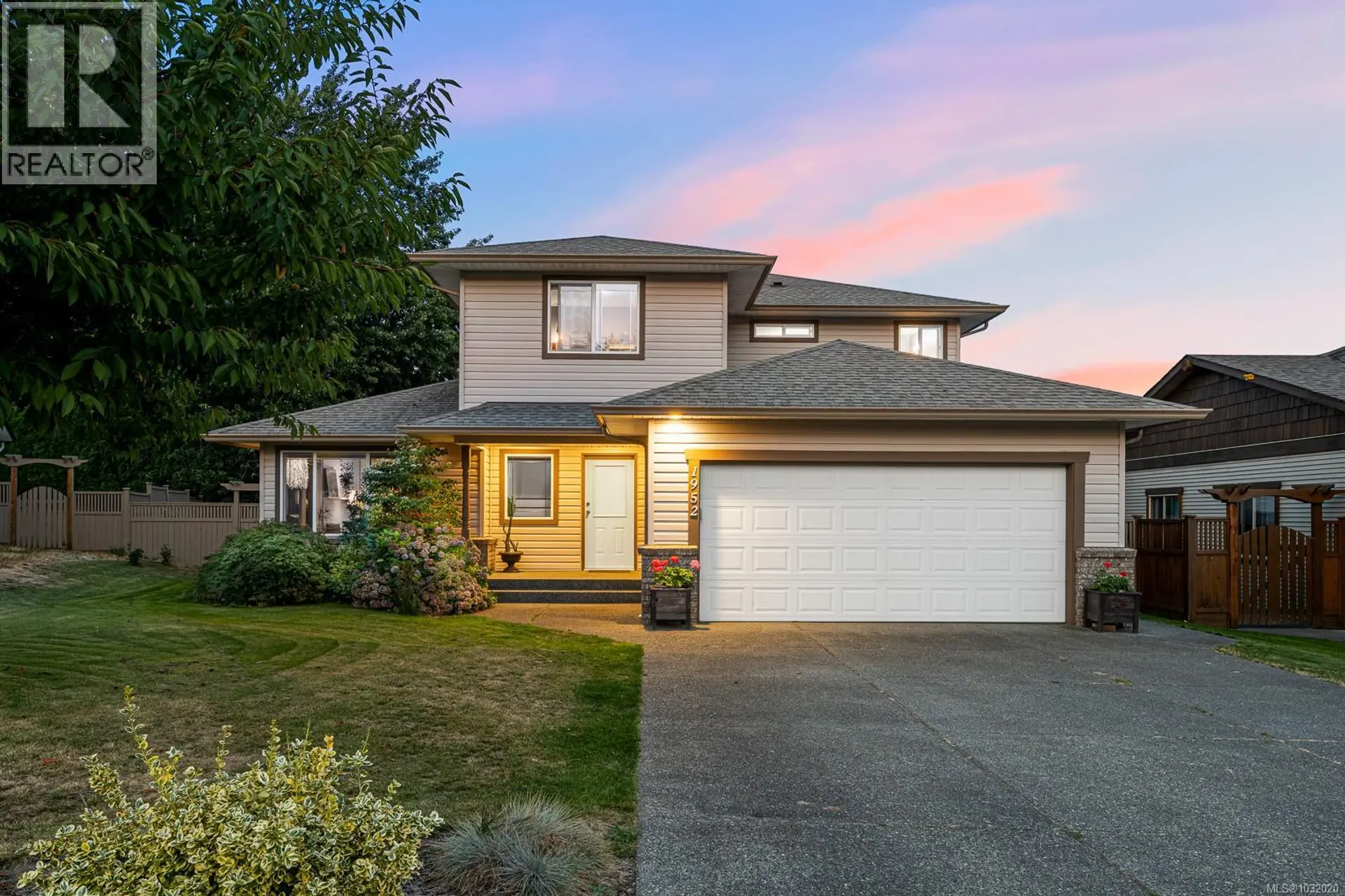 Property at 1952 Marten Ave, Comox, BC