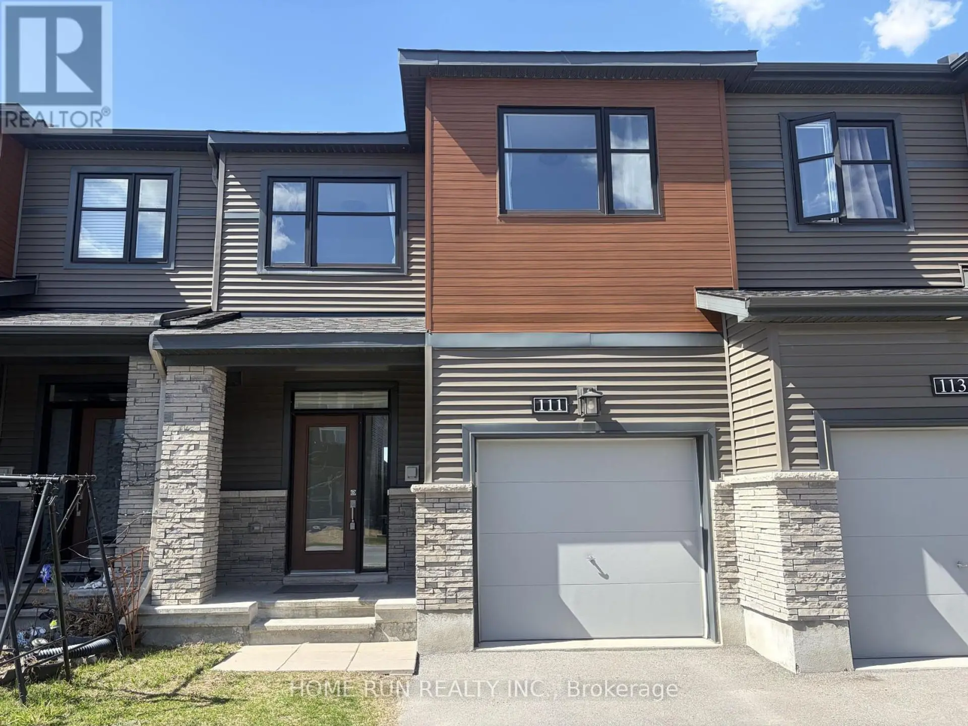 111 TEELIN CIRCLE - Image 1